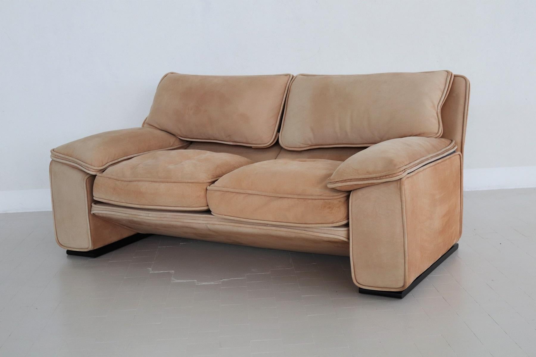 Handsome Italian vintage Nappa leather sofa, incredibly comfortable and stylish! 
Made in Italy in the 1970s by Brunati.
Nappa leather is made from full-grain, un-split animal hide and not modified in any way. Just the hair is removed from its