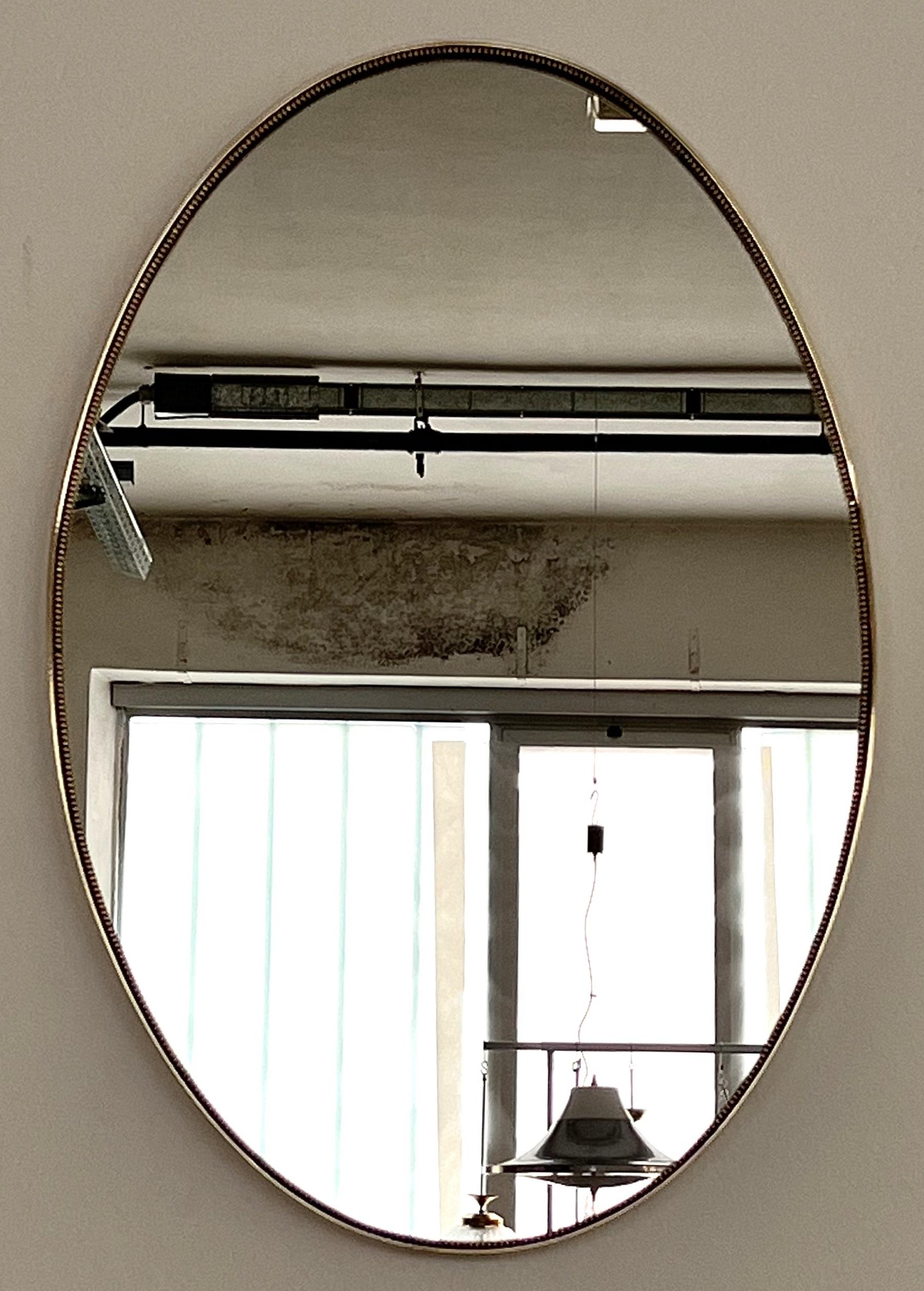 Italian Midcentury Vintage Wall Mirror with Brass Frame and Decor, 1970s For Sale 7