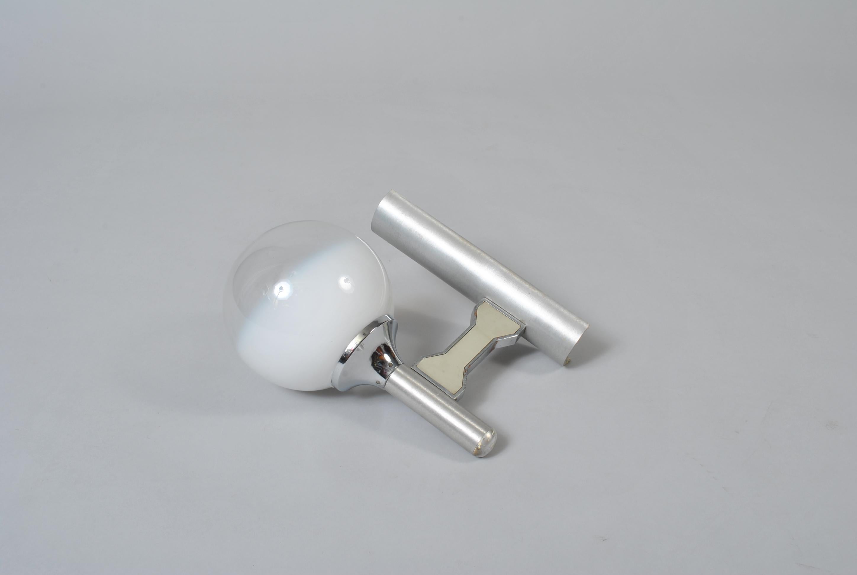 Italian Midcentury wall light by Sciolari In Good Condition For Sale In London, GB