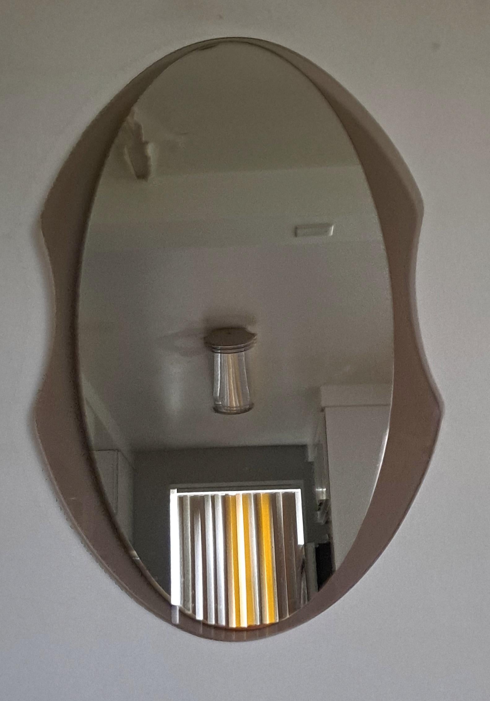 Italian Midcentury wall mirror by Cristal Arte In Good Condition For Sale In Los Angeles, CA