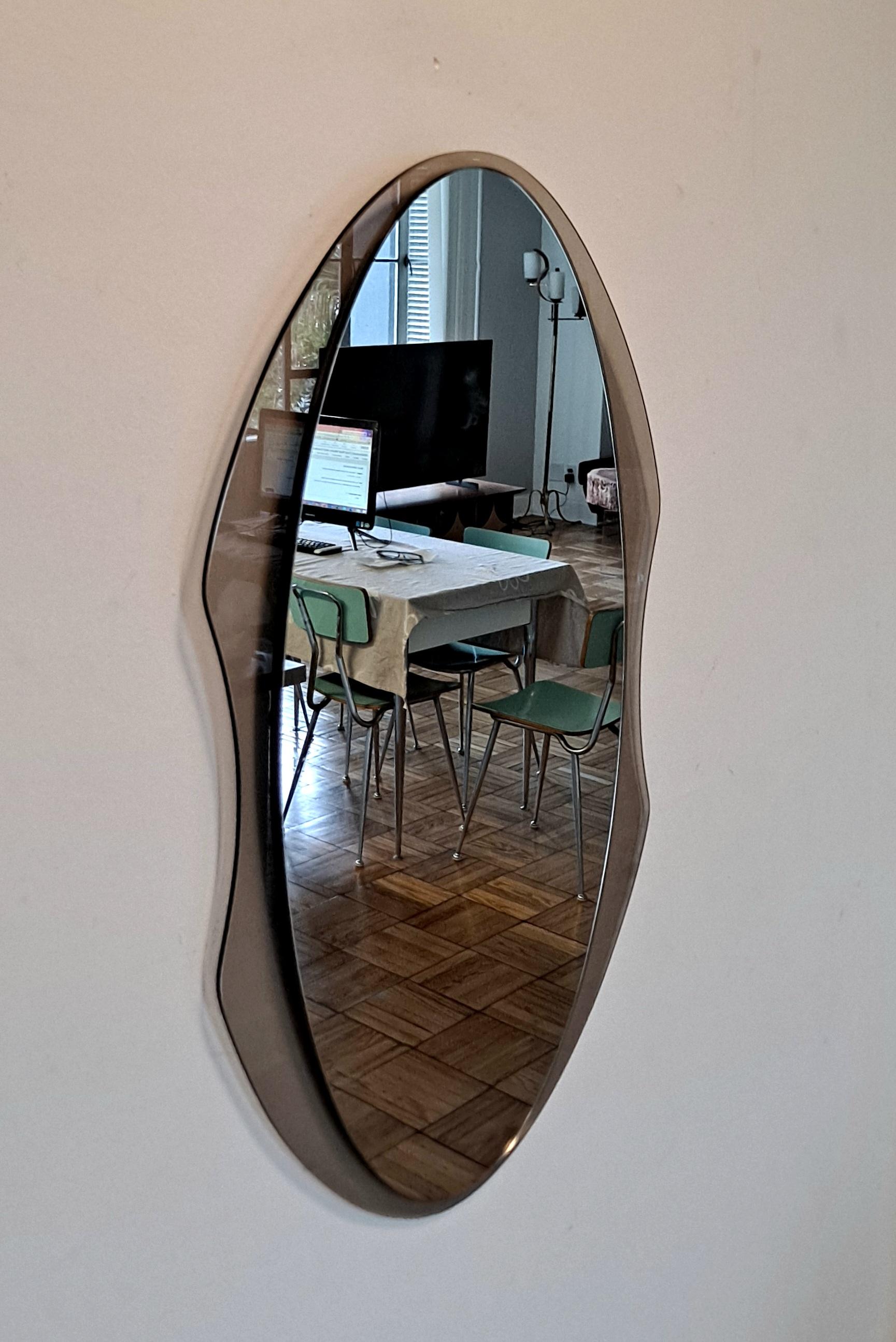 Metal Italian Midcentury wall mirror by Cristal Arte For Sale