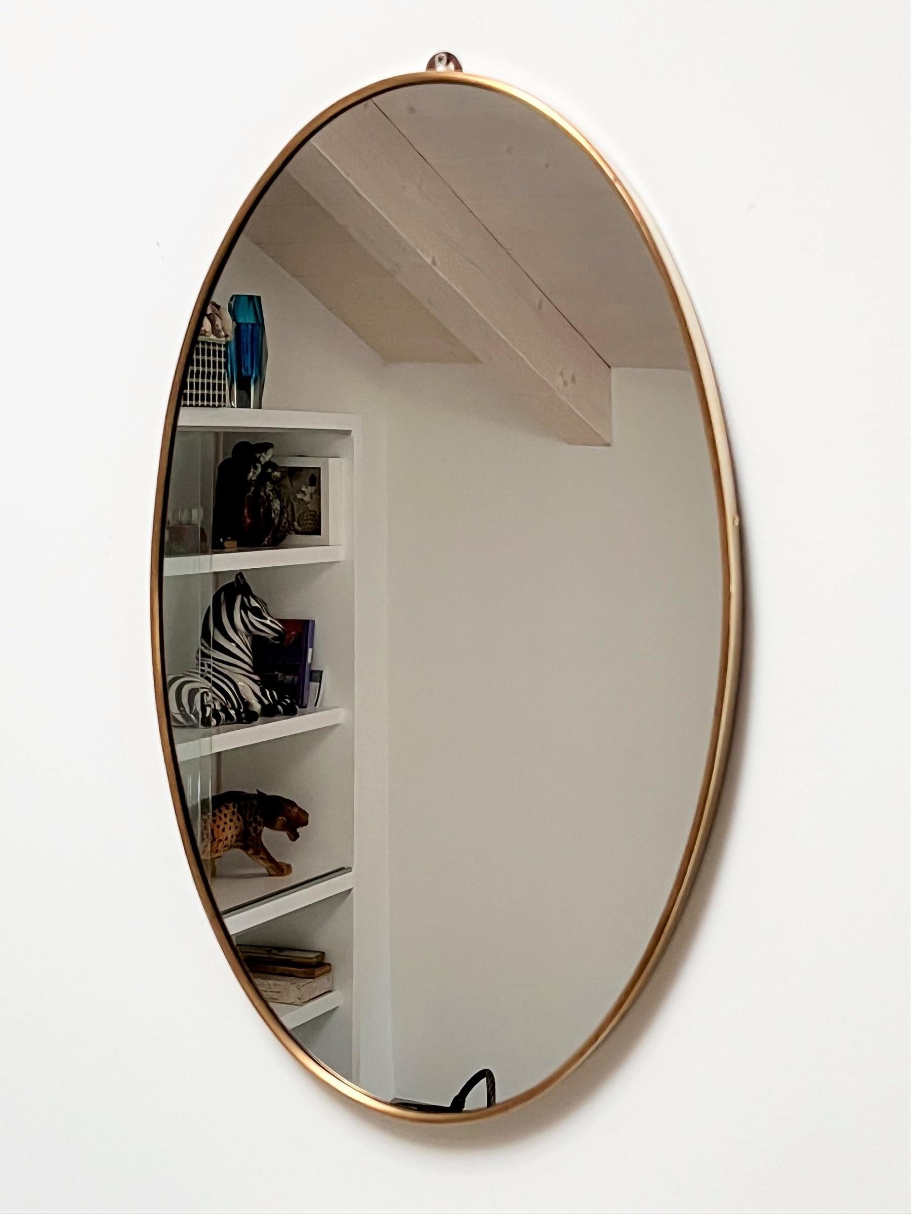 Italian Mid Century Wall Mirror with Original Brass Frame, 1950s In Good Condition In Morazzone, Varese