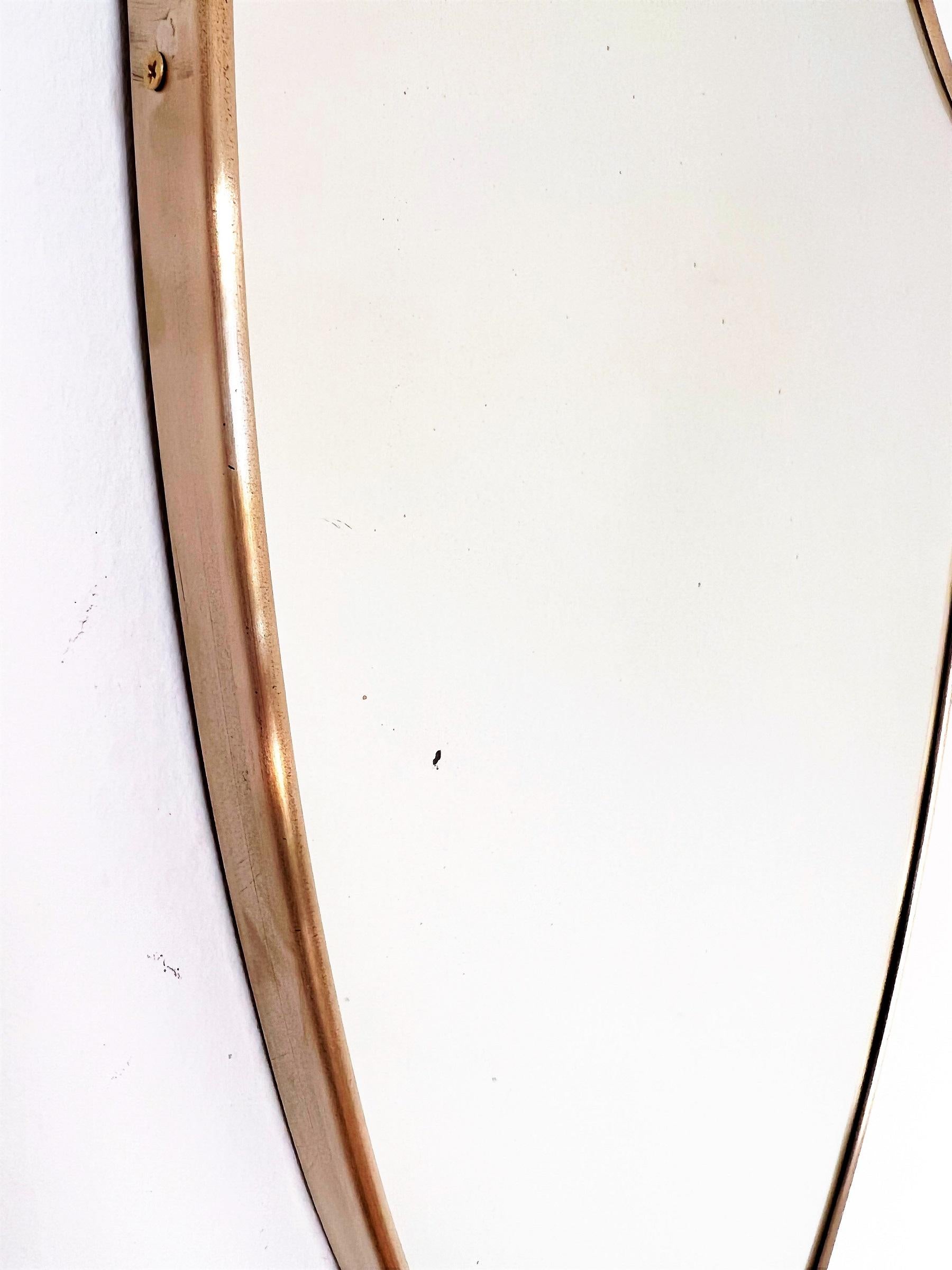 Italian Midcentury Wall Mirror with Brass Frame, 1970s For Sale 5