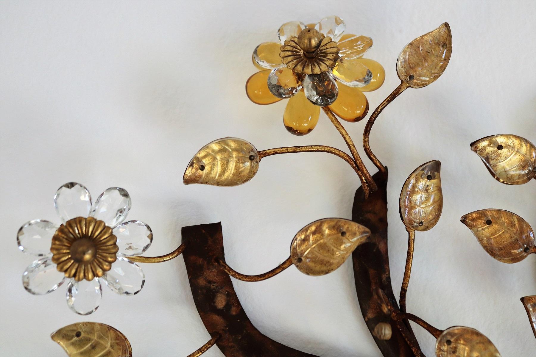 Italian Midcentury Wall Sconce with Murano Crystal Flowers by Banci, 1970s 1