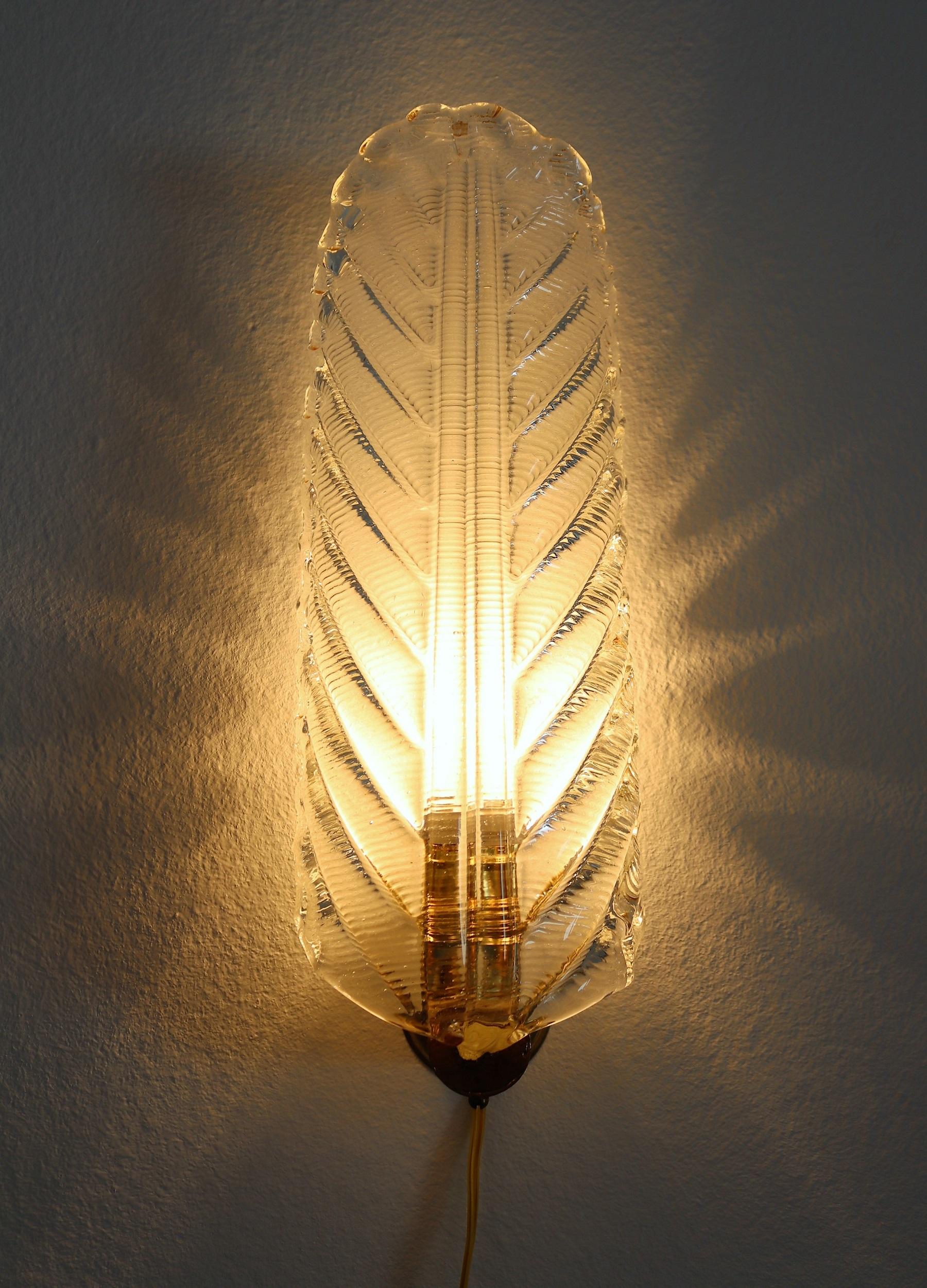 Italian Midcentury Wall Sconces Leaves in Murano Glass and Brass, 1970s 4