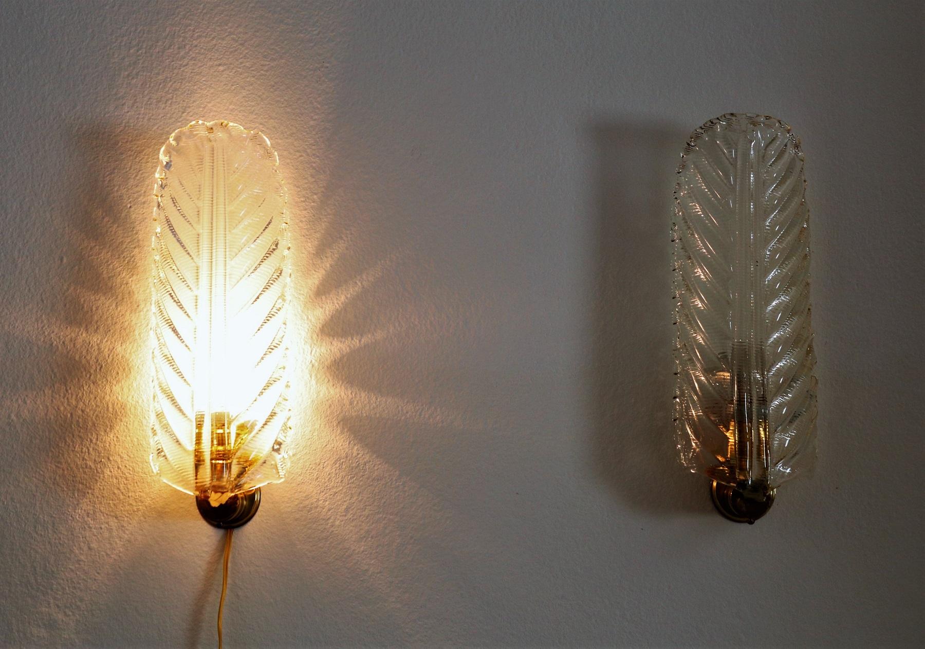 Mid-Century Modern Italian Midcentury Wall Sconces Leaves in Murano Glass and Brass, 1970s