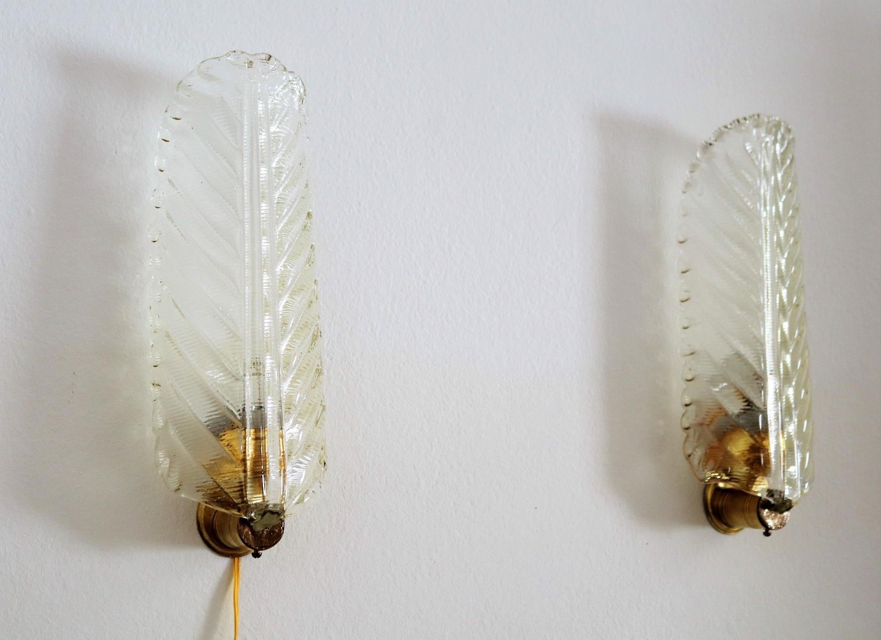 Italian Midcentury Wall Sconces Leaves in Murano Glass and Brass, 1970s 1