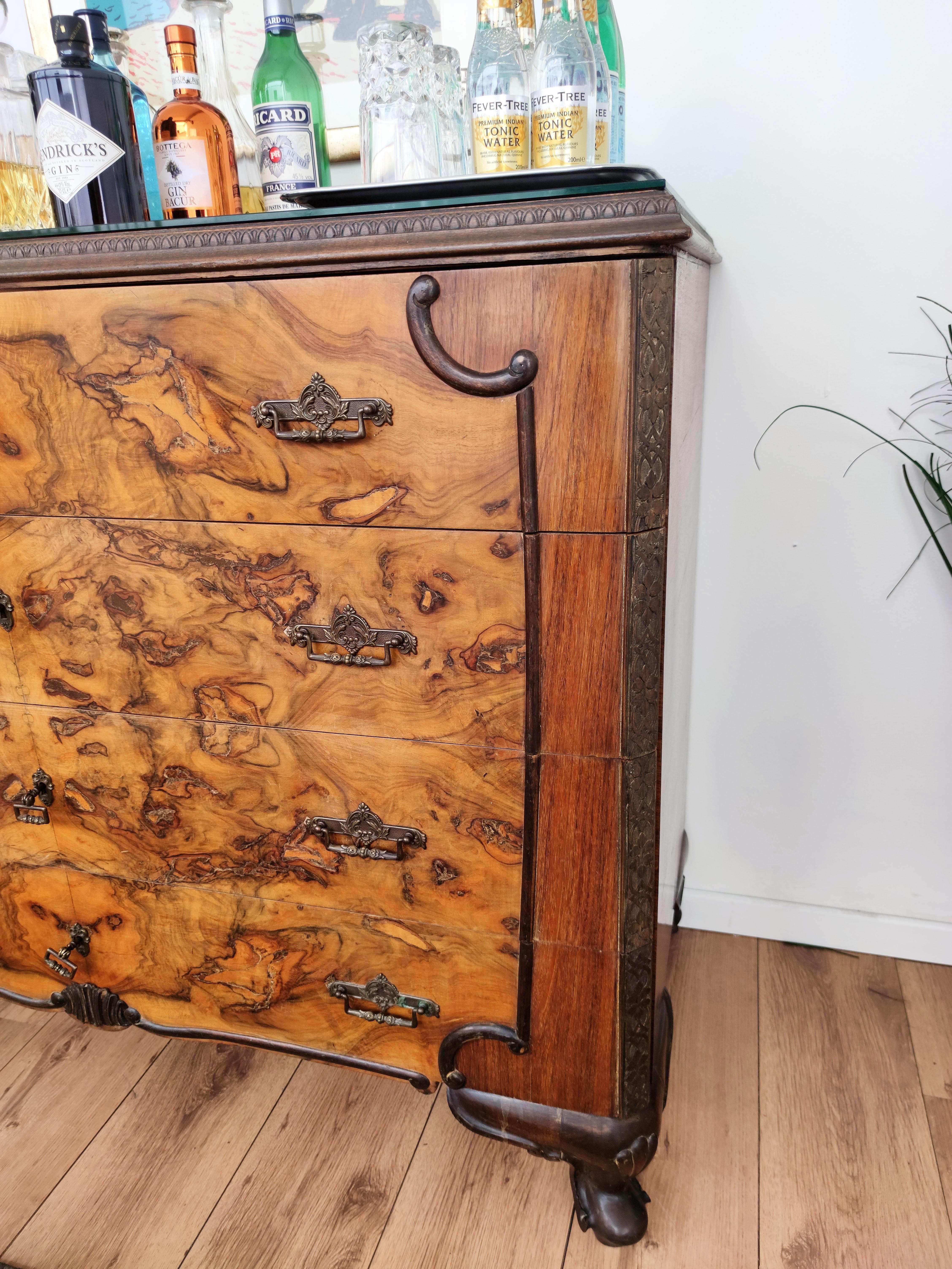 Italian Midcentury Walnut Burl Brass Glass Top Chest of Drawers Commode Credenza In Good Condition In Carimate, Como