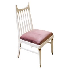 Italienischer Midcentury-Stuhl aus weißem Lack mit Messing-Akzenten