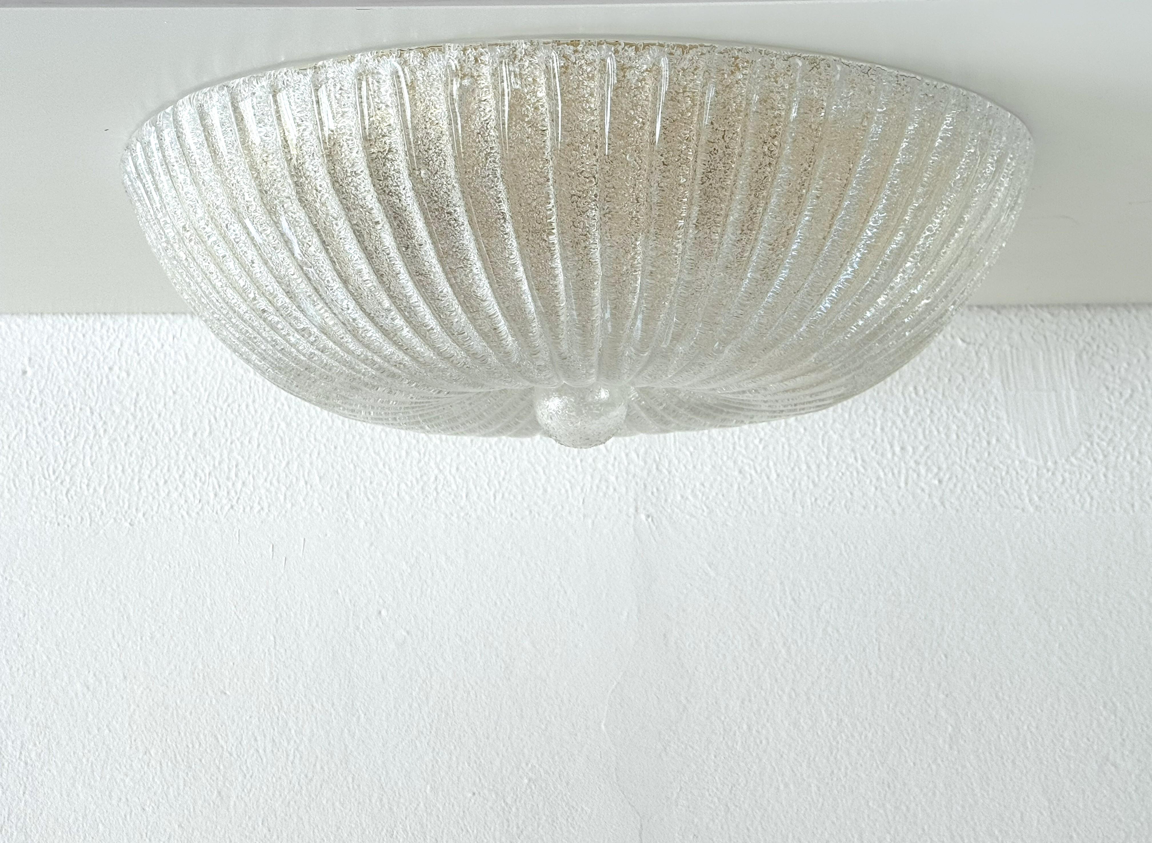 Lampada ad incasso in vetro di Murano stile Barovier, 1970s

Bellissima lampada da incasso a soffitto XL in vetro di Murano, realizzata in 