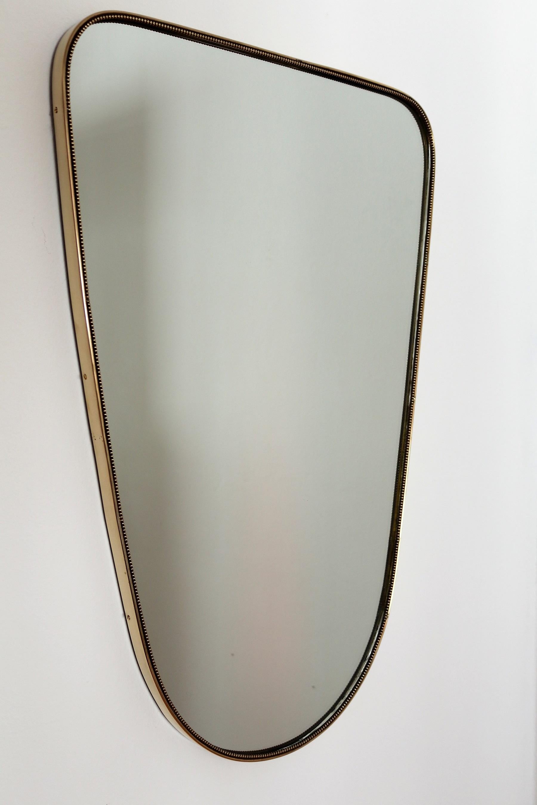 Italian Midcentury Extra Large Vintage Wall Mirror with Brass Frame, 1950s In Good Condition In Morazzone, Varese