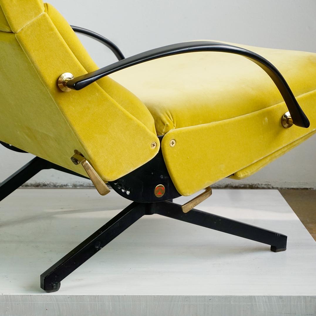 Italian Midcentury Yellow Velvet P40 Lounge Chair by Osvaldo Borsani for Tecno in vendita 5