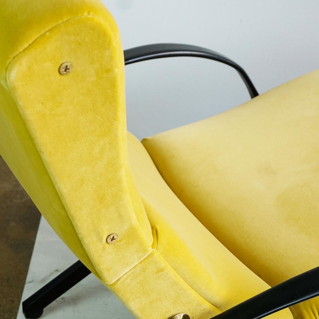 Italian Midcentury Yellow Velvet P40 Lounge Chair by Osvaldo Borsani for Tecno in vendita 6