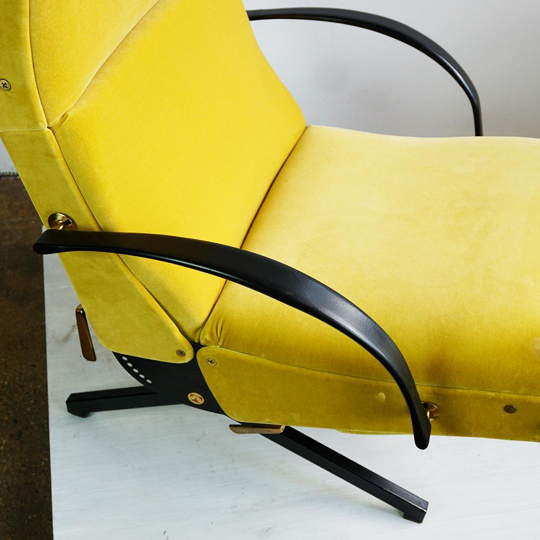 Italian Midcentury Yellow Velvet P40 Lounge Chair by Osvaldo Borsani for Tecno in vendita 2