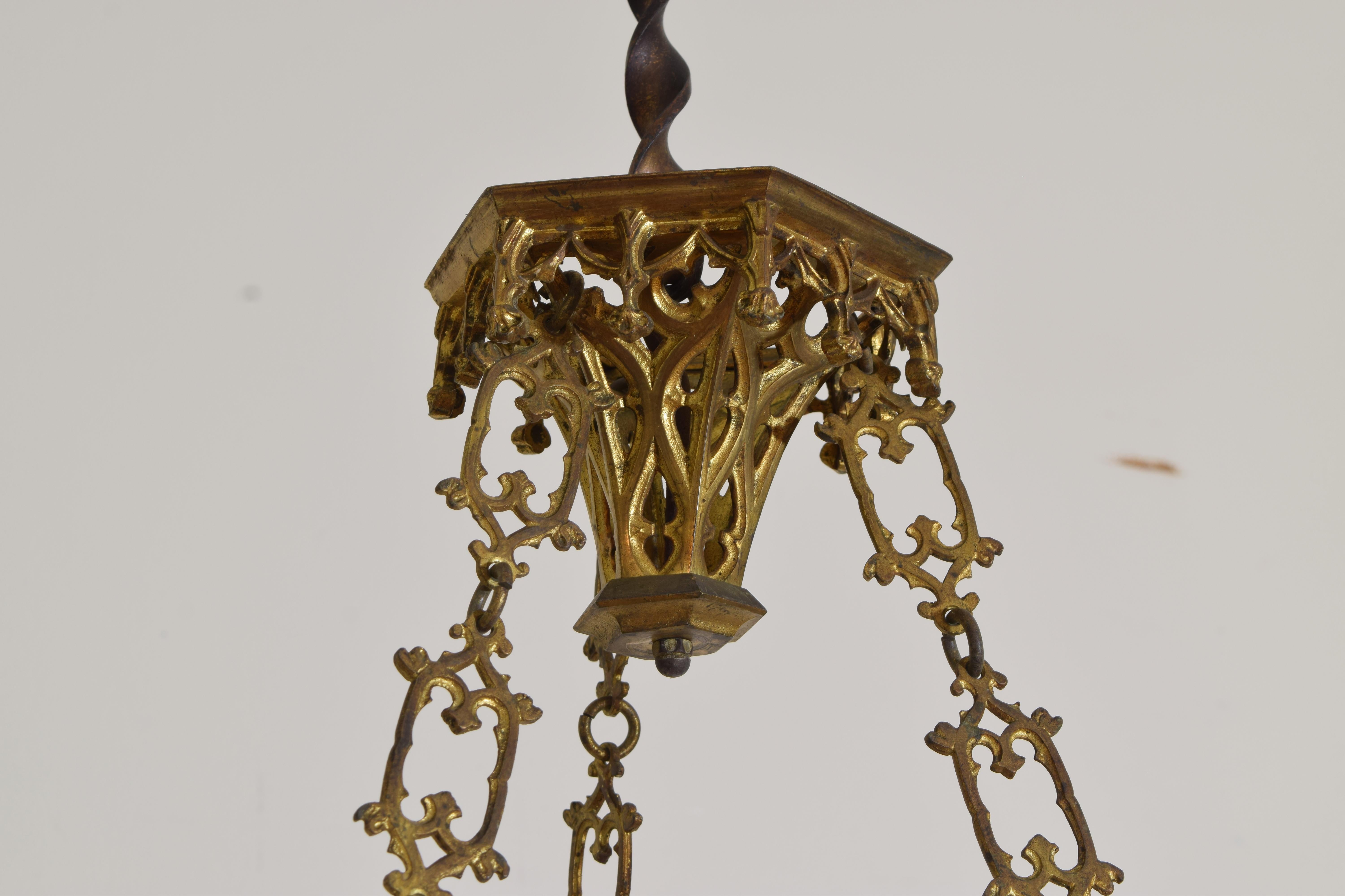 Italienischer, Mailänder, neogotischer 6-Licht-Kronleuchter aus vergoldetem Messing, spätes 19. Jahrhundert im Angebot 1