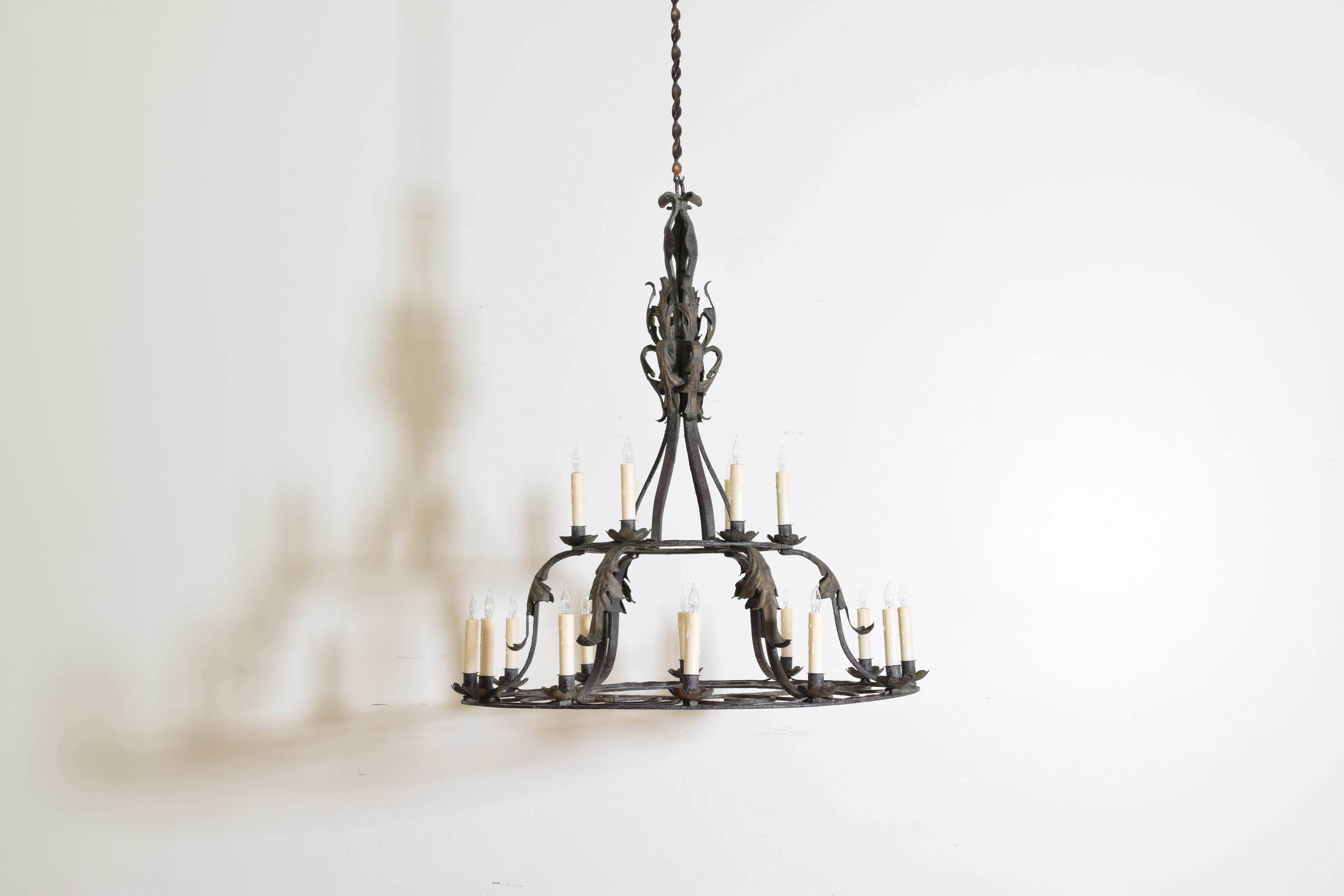 Italian, Milanese, Wrought & Painted Iron 18-Light Chandelier, UL In Excellent Condition In Atlanta, GA