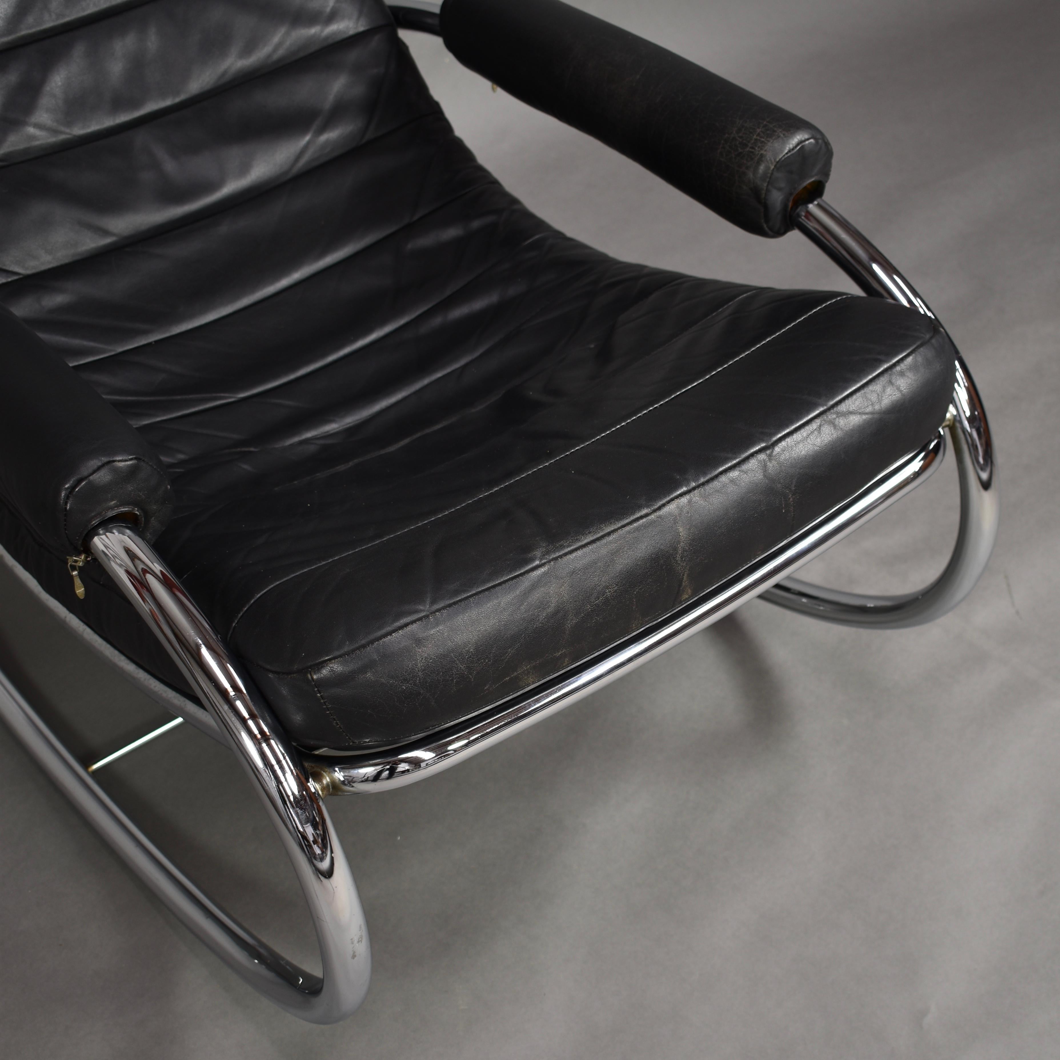 Italian Milo Baughman Style Rocking Chair in Chrome and Leather, circa 1970 9