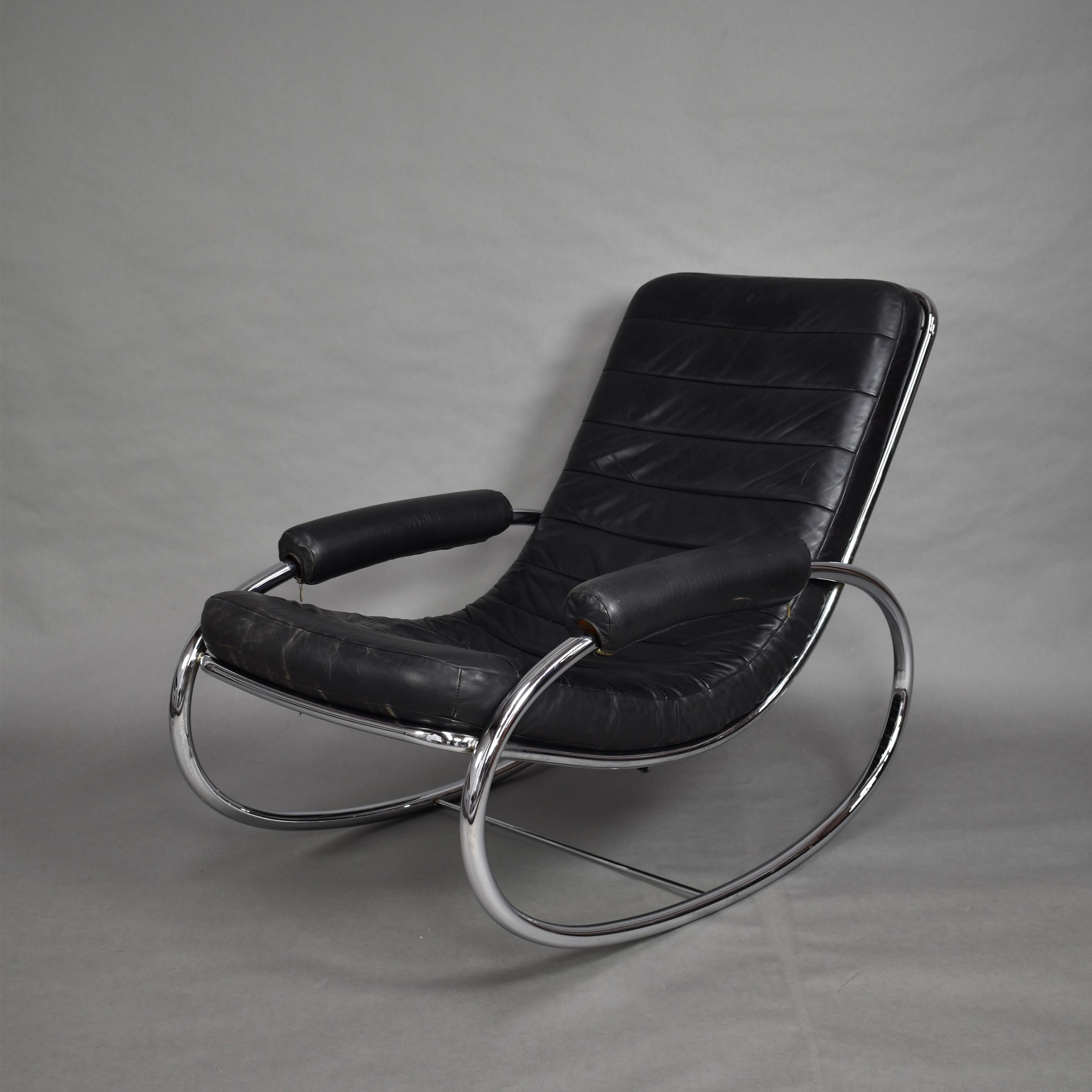 Late 20th Century Italian Milo Baughman Style Rocking Chair in Chrome and Leather, circa 1970