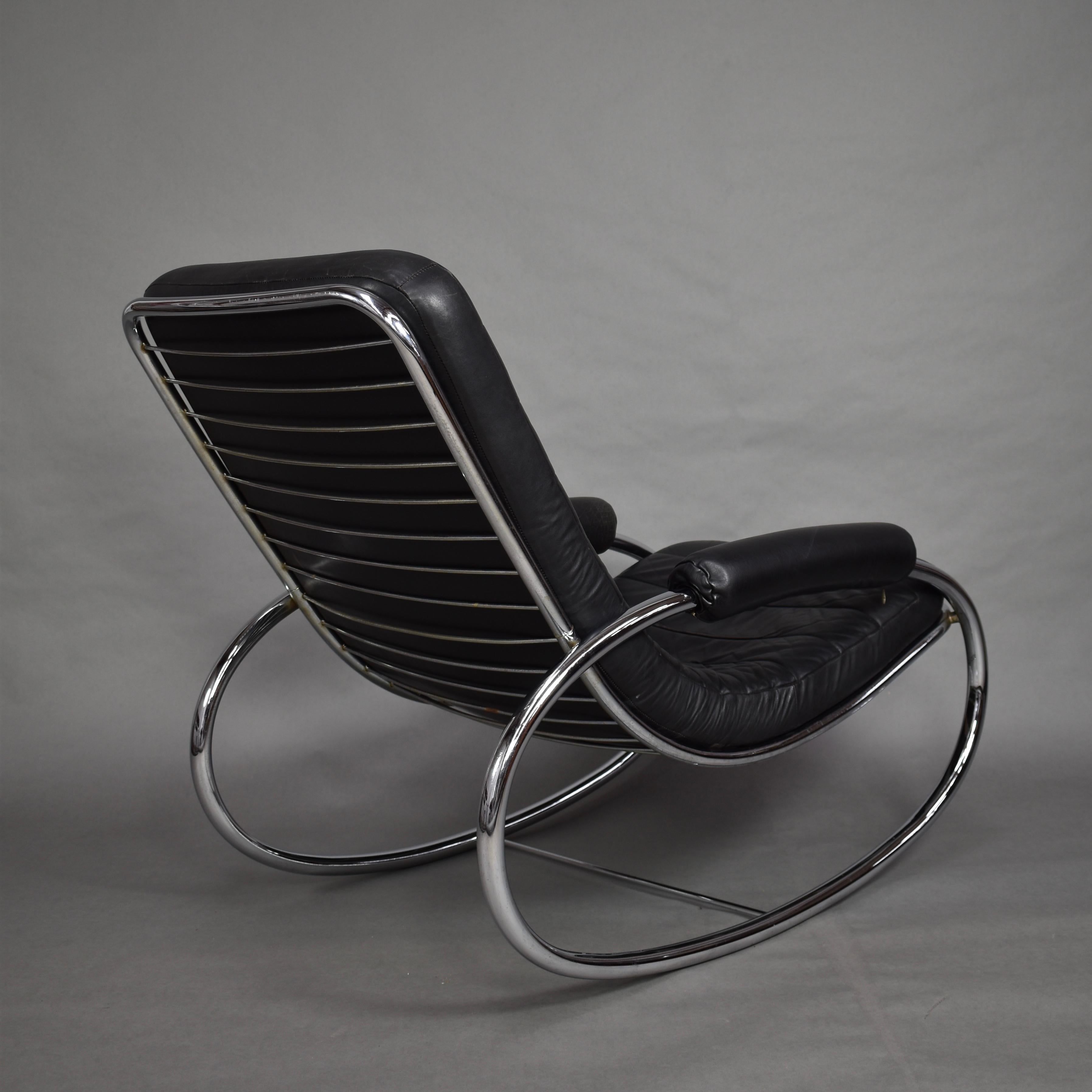 Italian Milo Baughman Style Rocking Chair in Chrome and Leather, circa 1970 2
