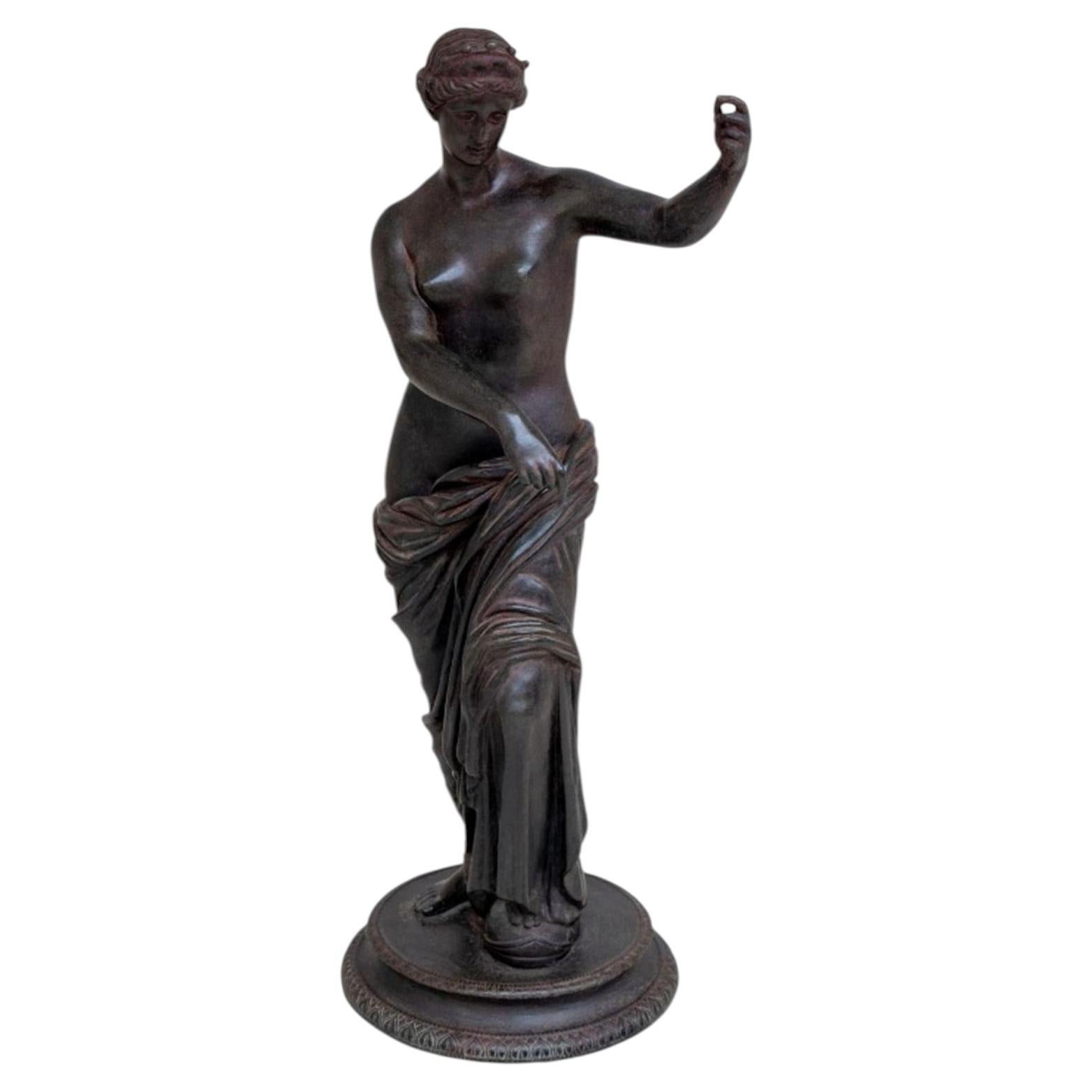 Italian Venus of Capua Patinated Bronze, 19th Century For Sale