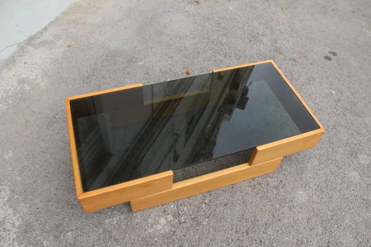 Italian Minimalist Coffee Table in Ash with Grey Glass, 1970s  In Good Condition For Sale In Palermo, Sicily