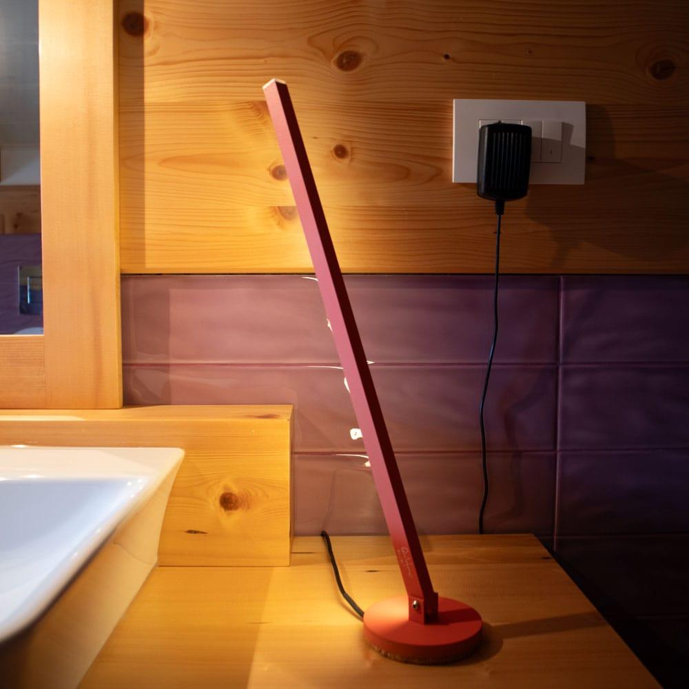 Gica Contra Italienische Designer Tischlampe Contemporary Aluminium Dimmbare LED im Angebot 9