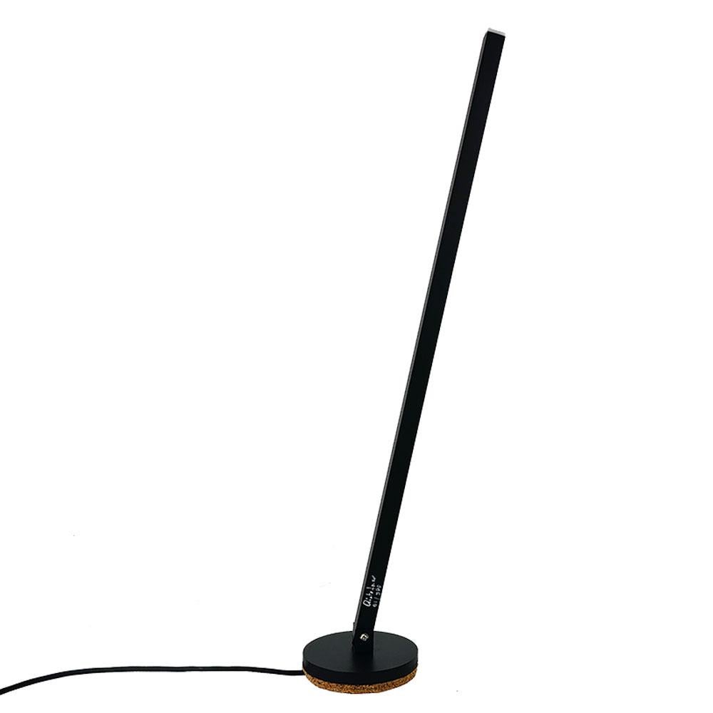 Gica Contra Italienische Designer Tischlampe Contemporary Aluminium Dimmbare LED (Handgefertigt) im Angebot