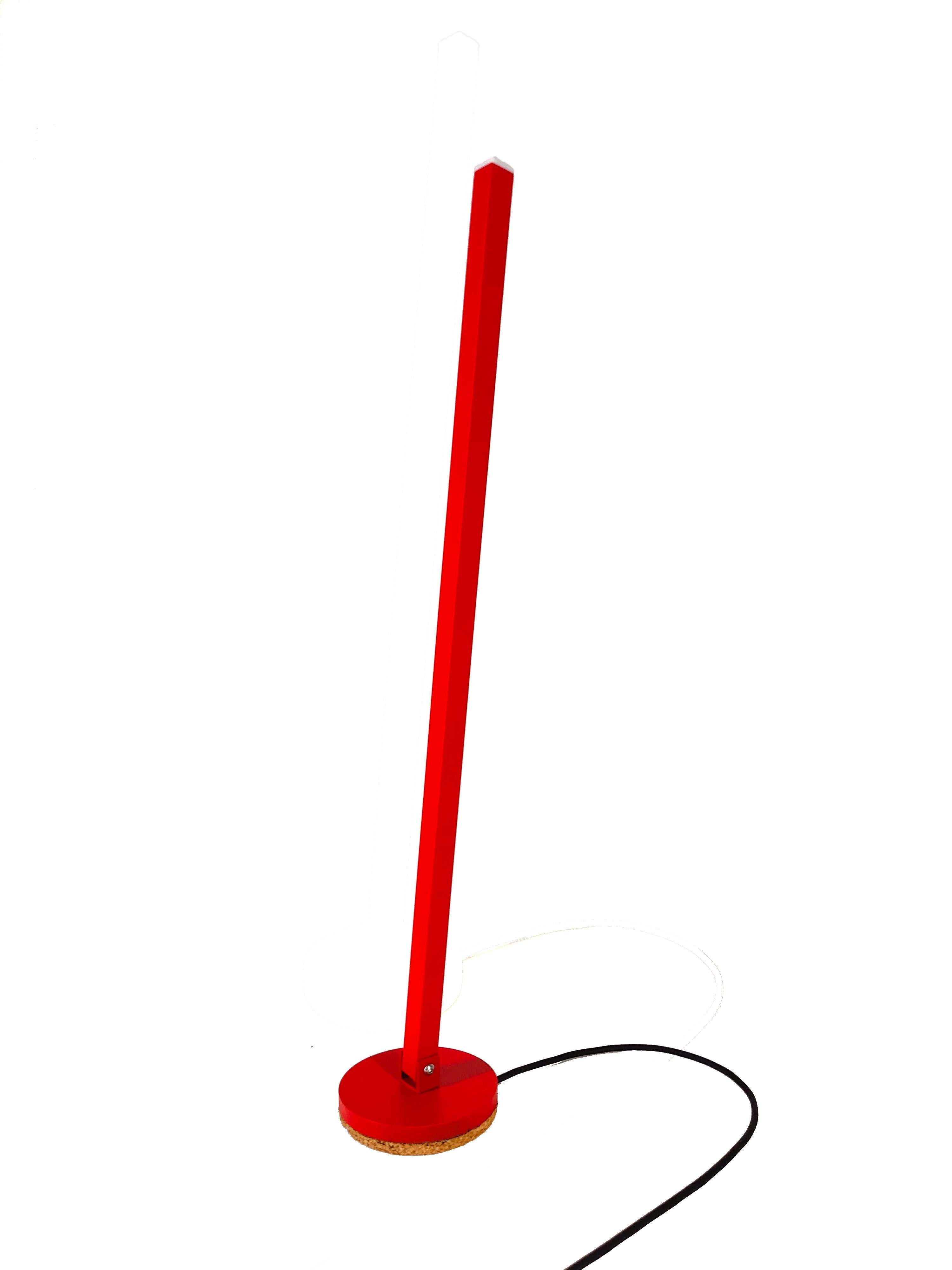Gica Contra Table Lamp  Éclairage sculptural moderne en aluminium avec LED à gradation en vente 1