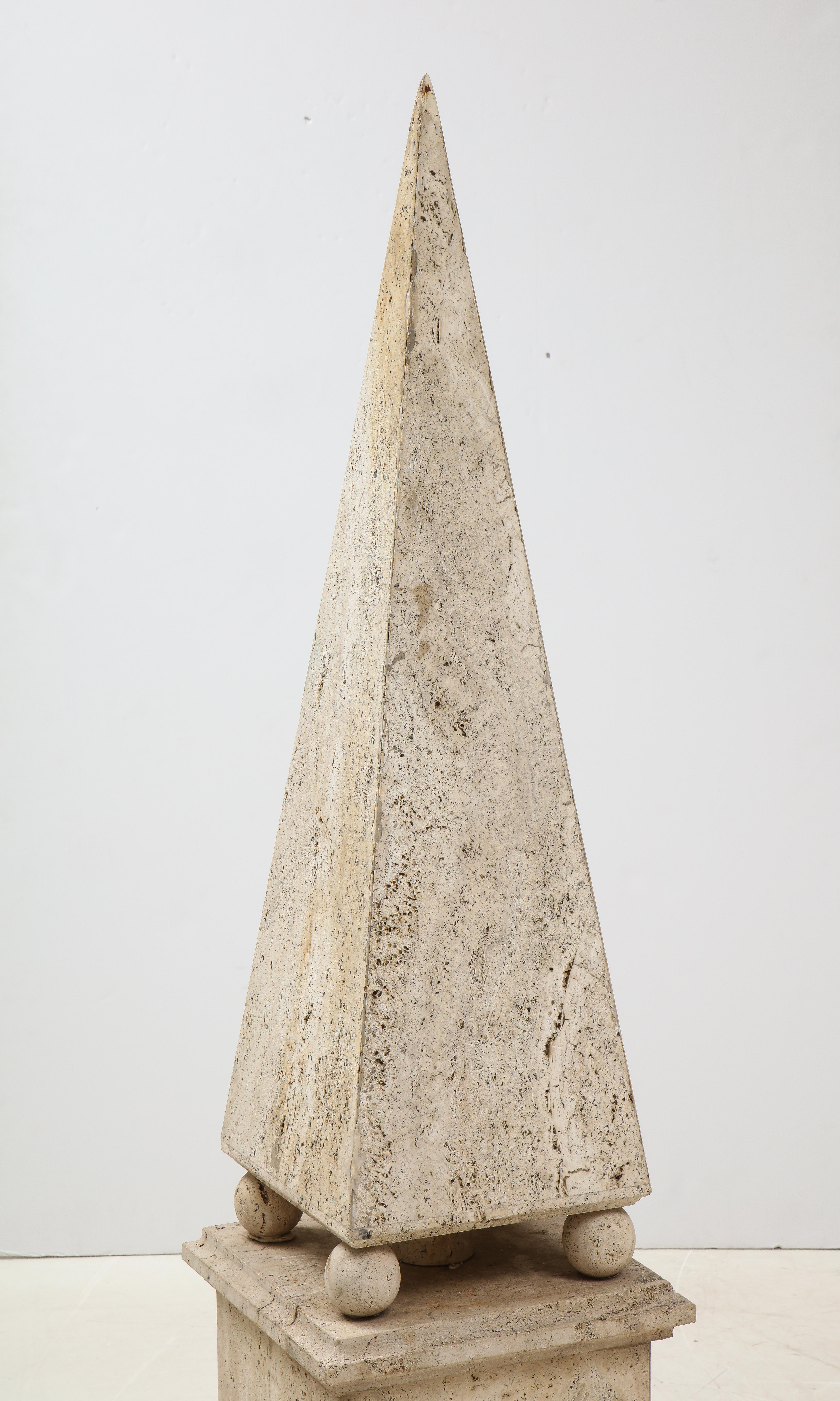 Italian Minimalist Roman Travertine Obelisk, Italy, 1970 For Sale 7