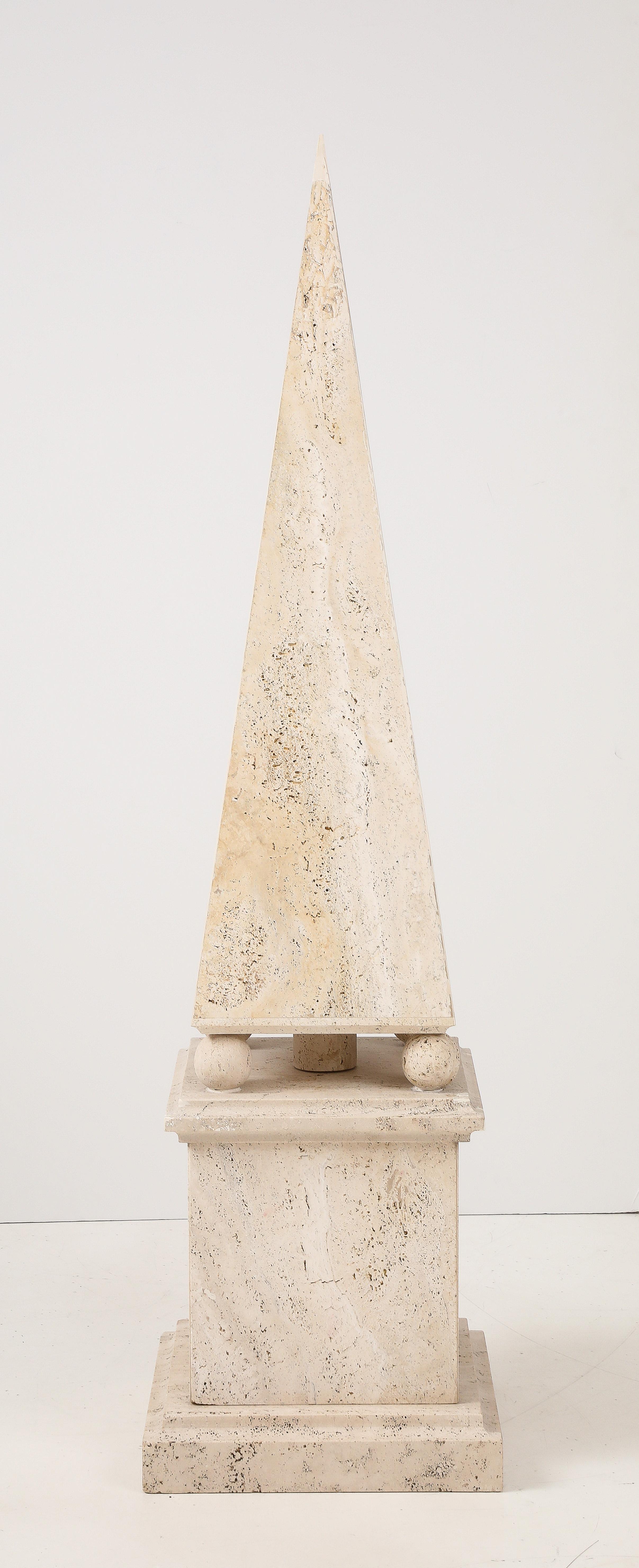 Obelisco romano minimalista de travertino, Italia, 1970 en venta 5