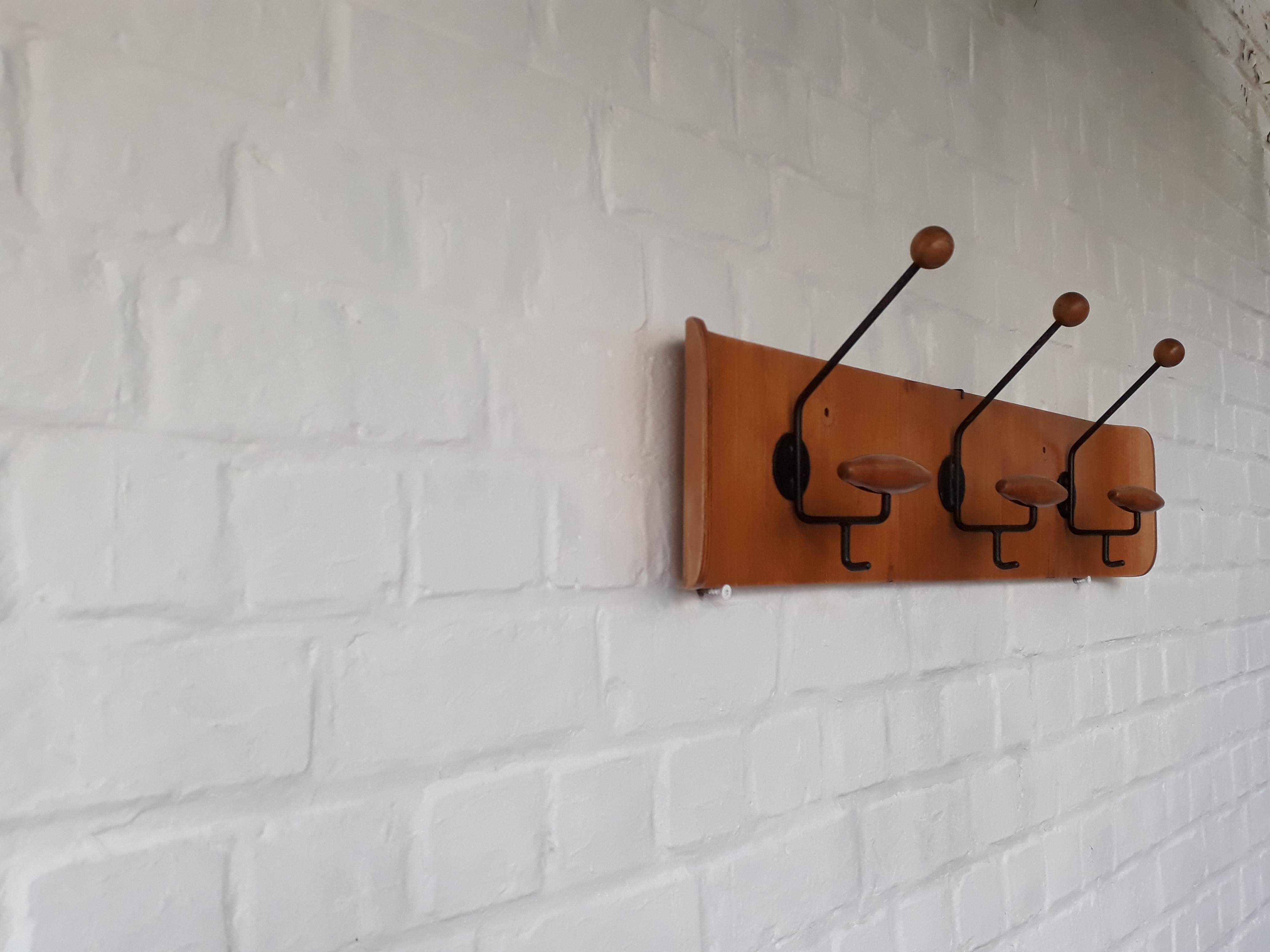 Italian Minimalist Wood and Metal Design Coatrack, 1950s For Sale 1