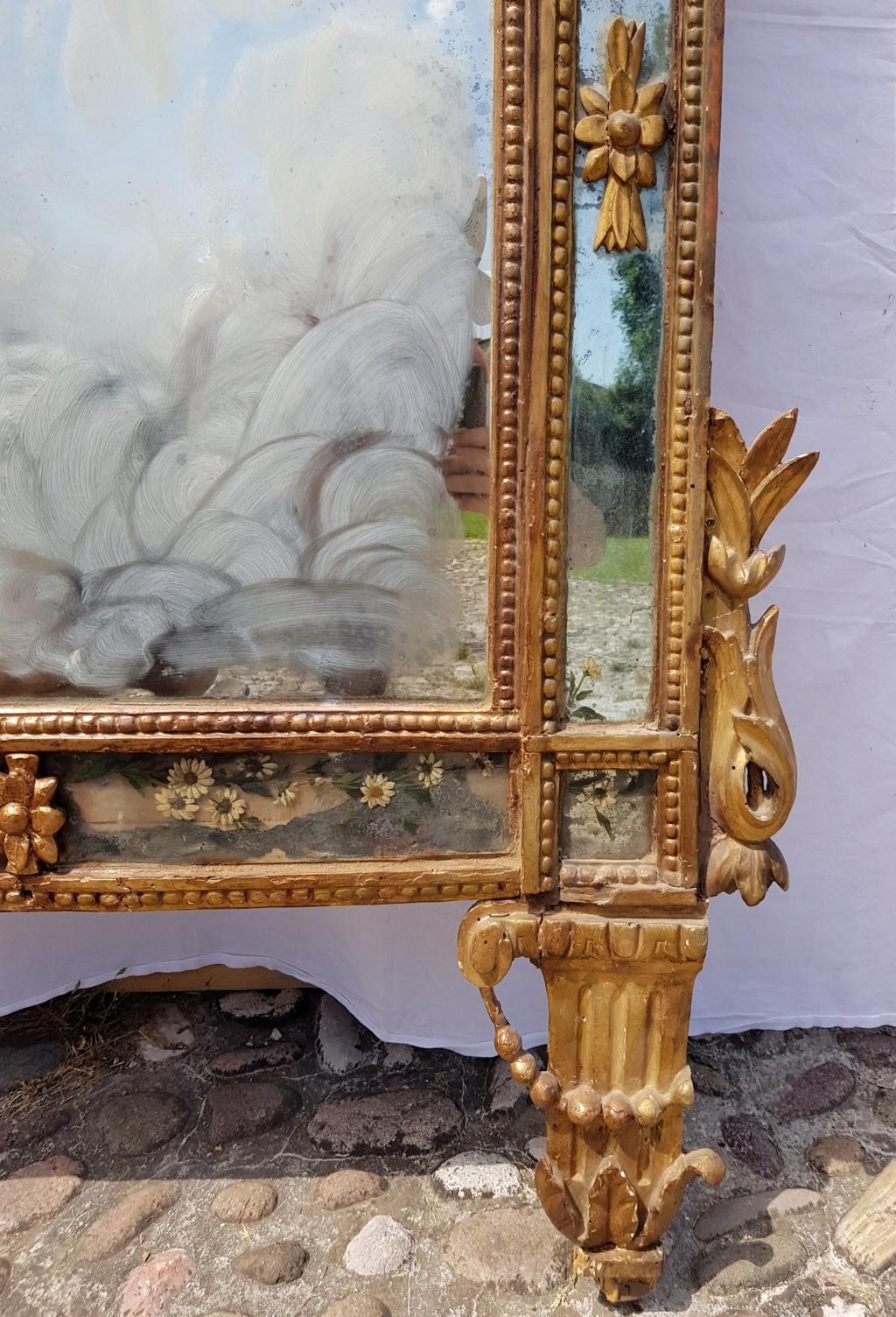 Italian Mirror Carved Gilt Wood, Italy, 18th Century, Venice Glass Decorations For Sale 4