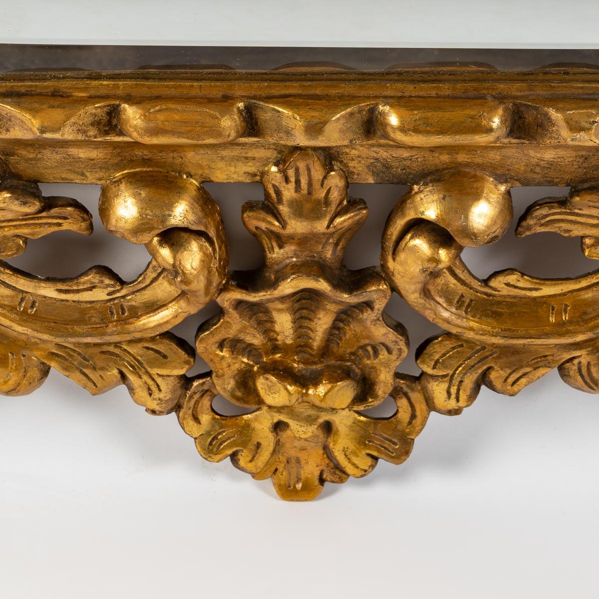 Gilt Italian Mirror in Gilded Carved Wood For Sale