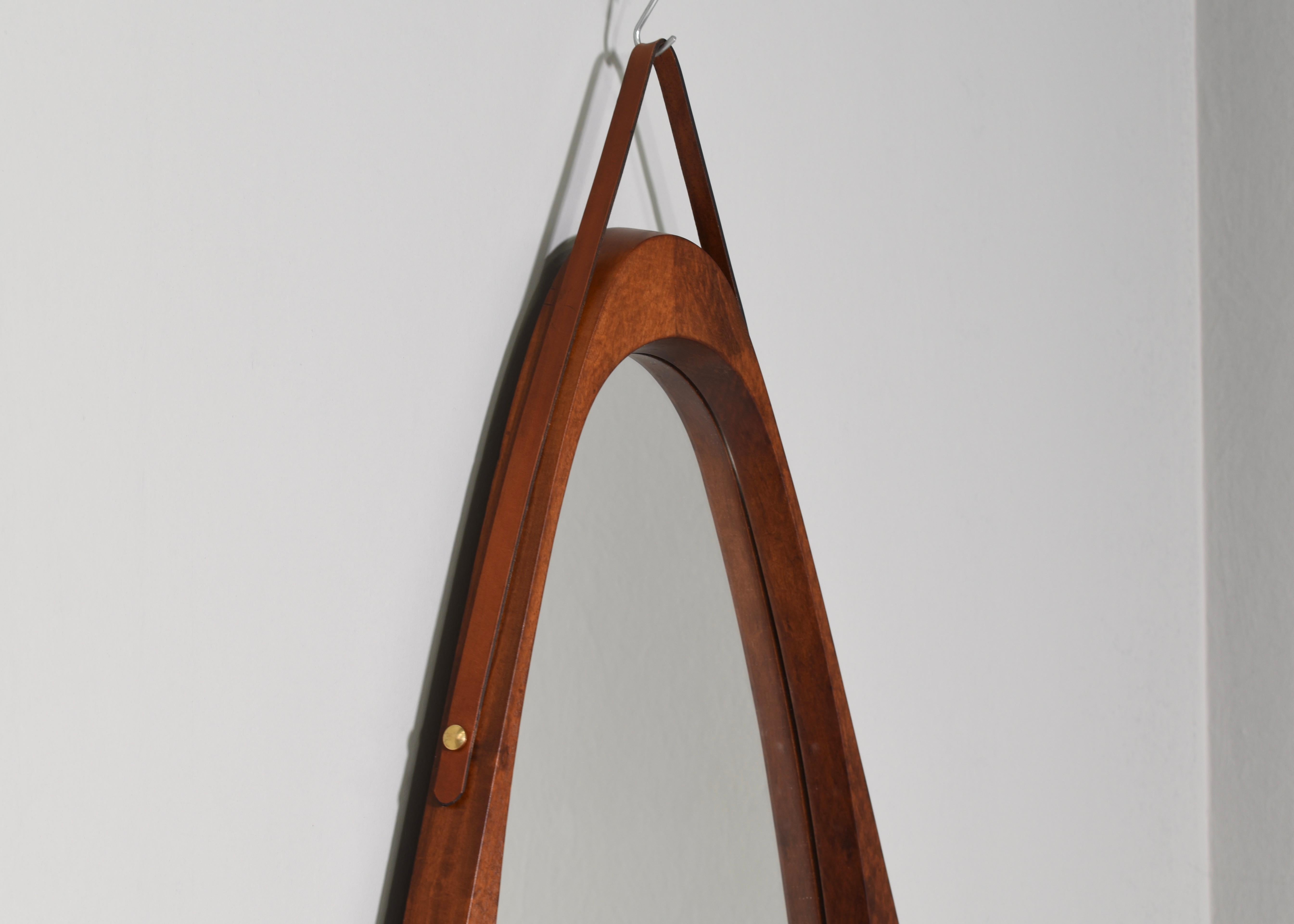 Mid-20th Century Italian Mirror in Solid Teak, Leather and Brass, Italy, circa 1950
