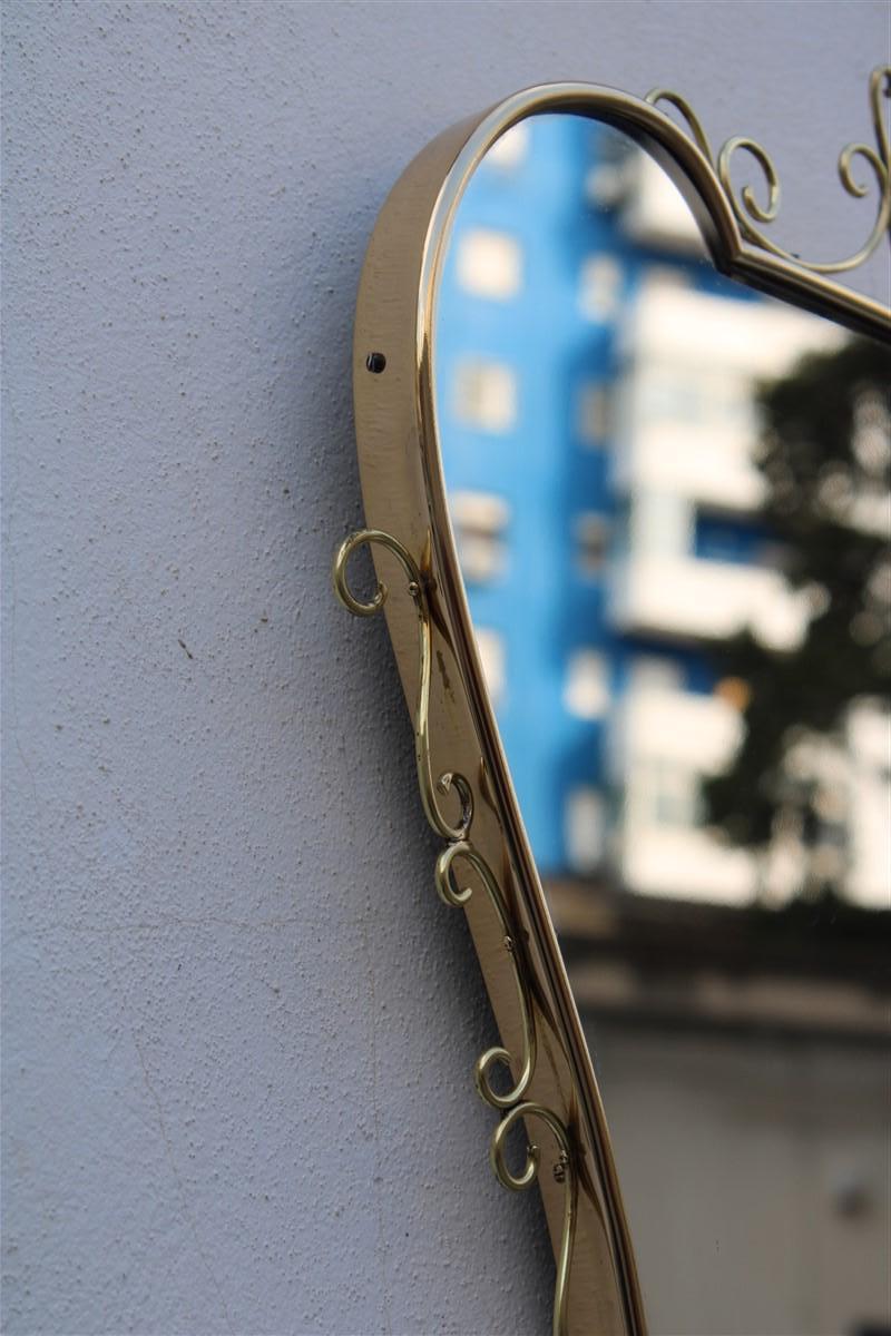 Specchio italiano del Midcentury con cornice in ottone 1950s Oro In condizioni buone in vendita a Palermo, Sicily