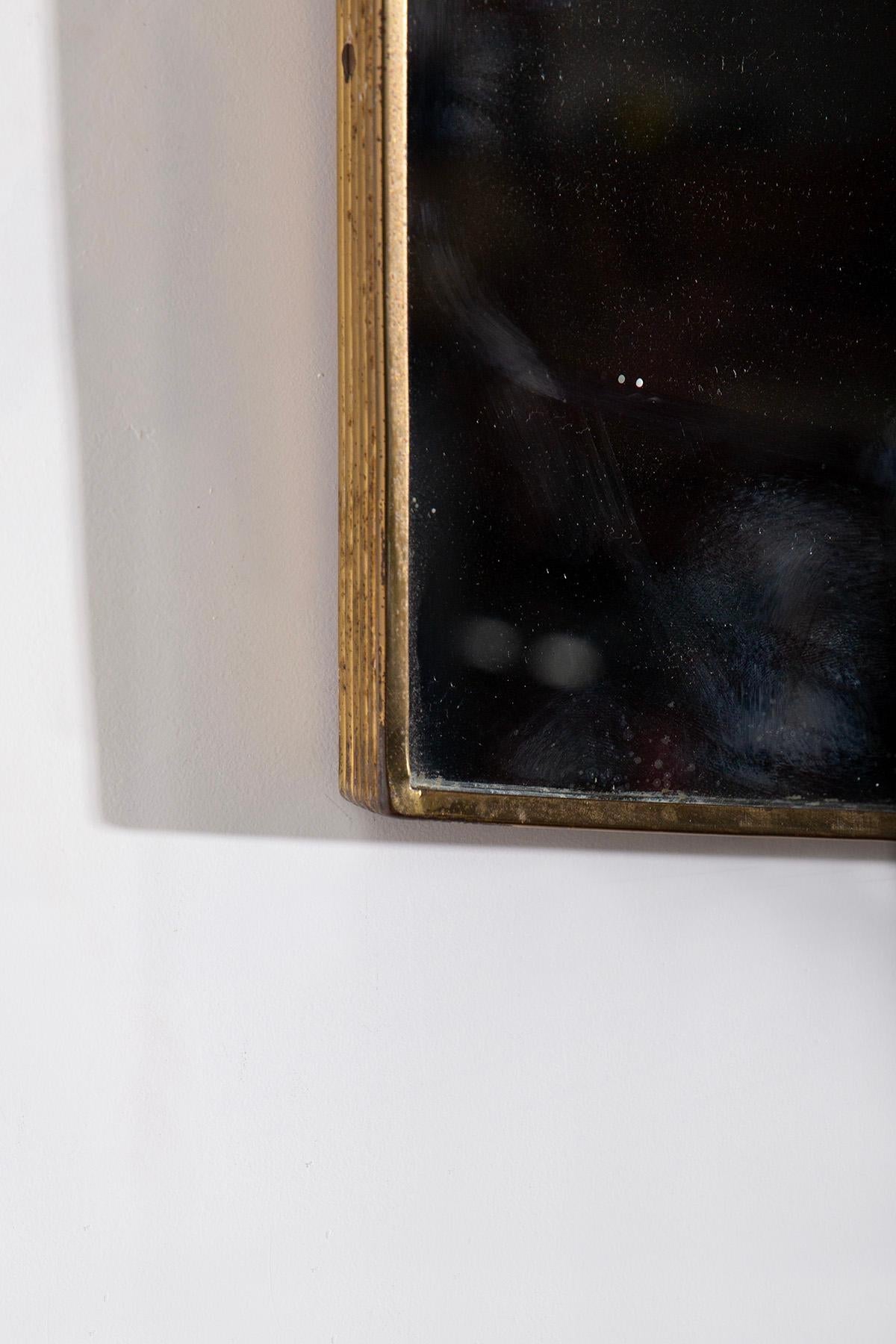 Miroir italien avec étagère attr. à Vittorio Gregotti en laiton Bon état - En vente à Milano, IT