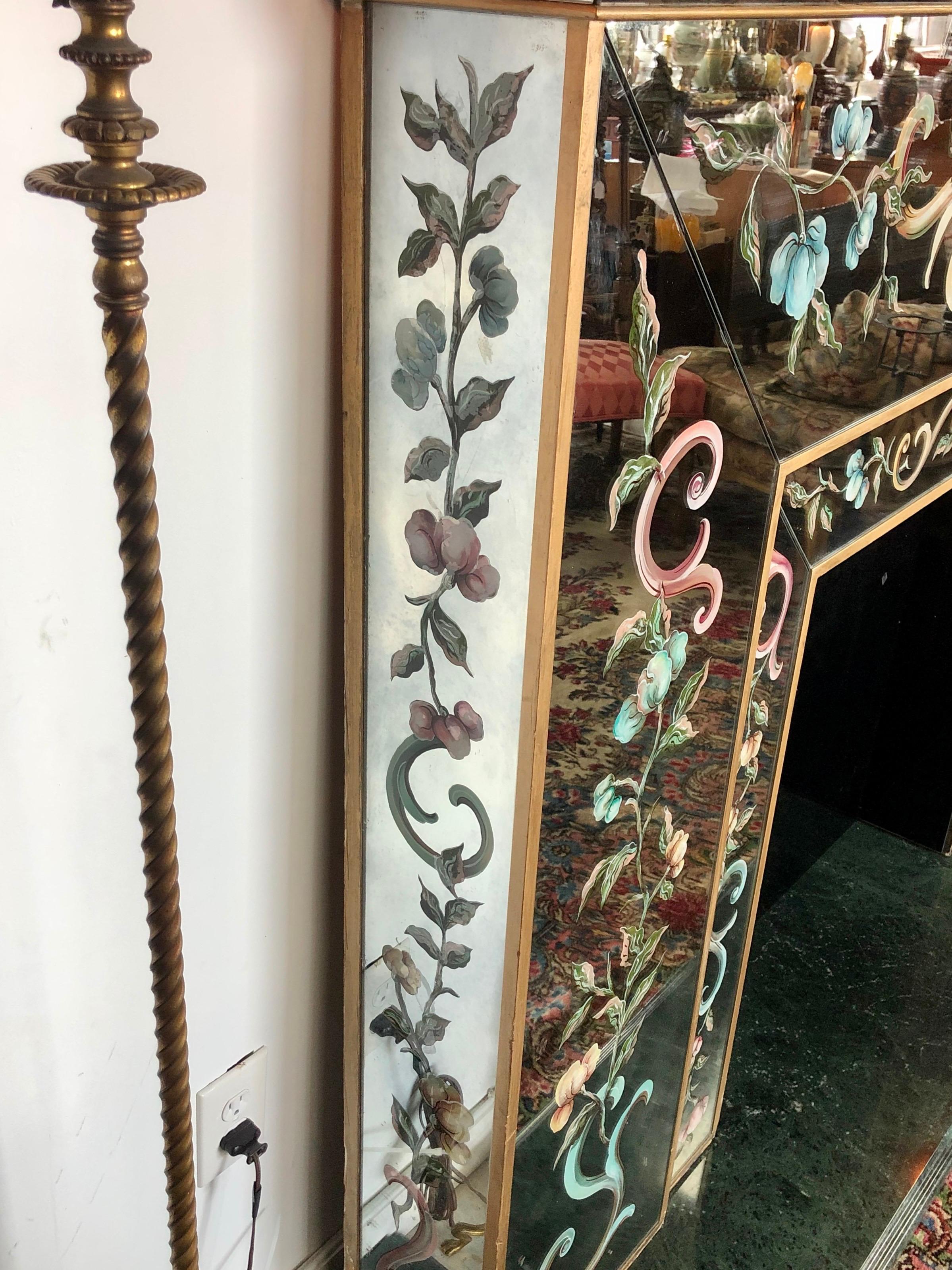 Italienischer verspiegelter Kaminsims mit floraler Églomisé-Dekoration mit Spiegel 5