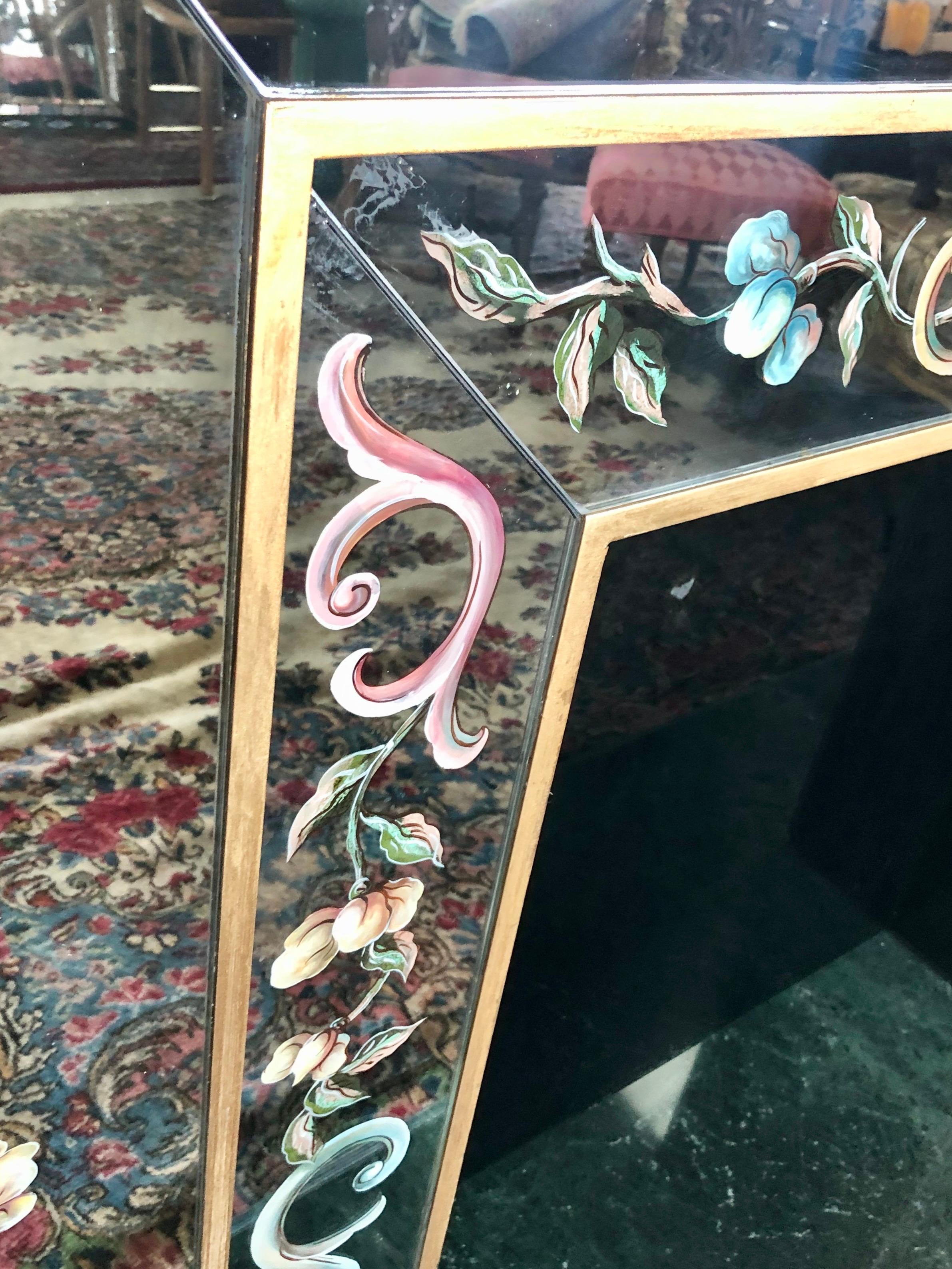 Italienischer verspiegelter Kaminsims mit floraler Églomisé-Dekoration mit Spiegel 7