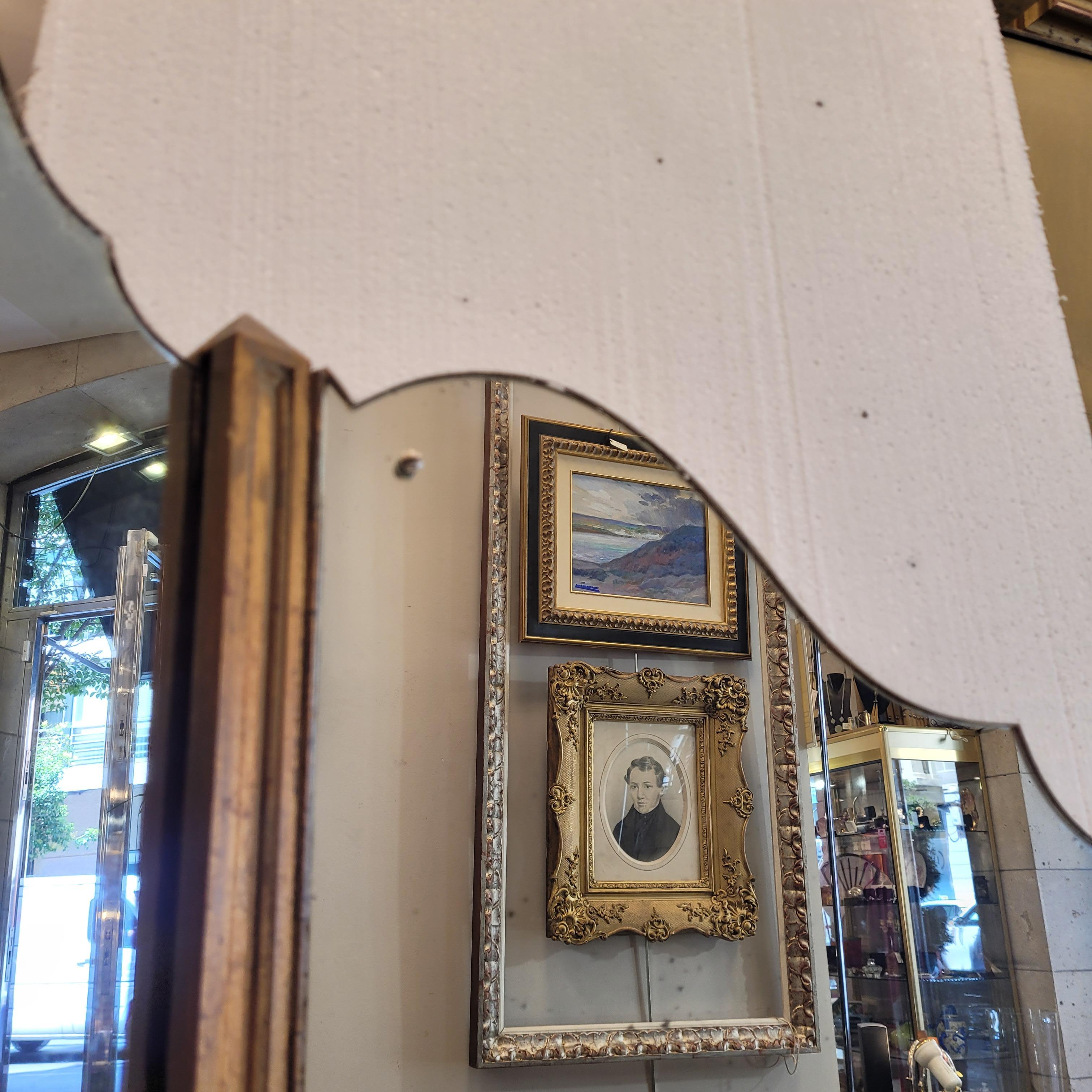 Italian mirrored vanity, Dresser ,  Hollywood Regency style and period 1970s For Sale 4