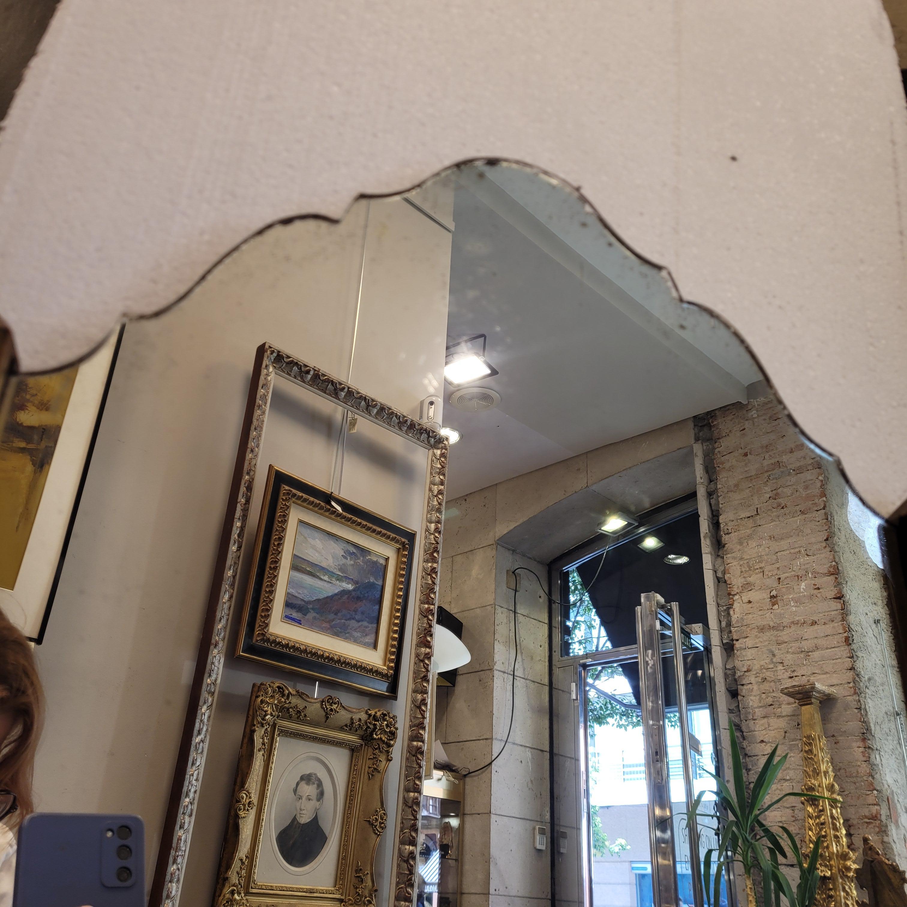 Italian mirrored vanity, Dresser ,  Hollywood Regency style and period 1970s For Sale 5
