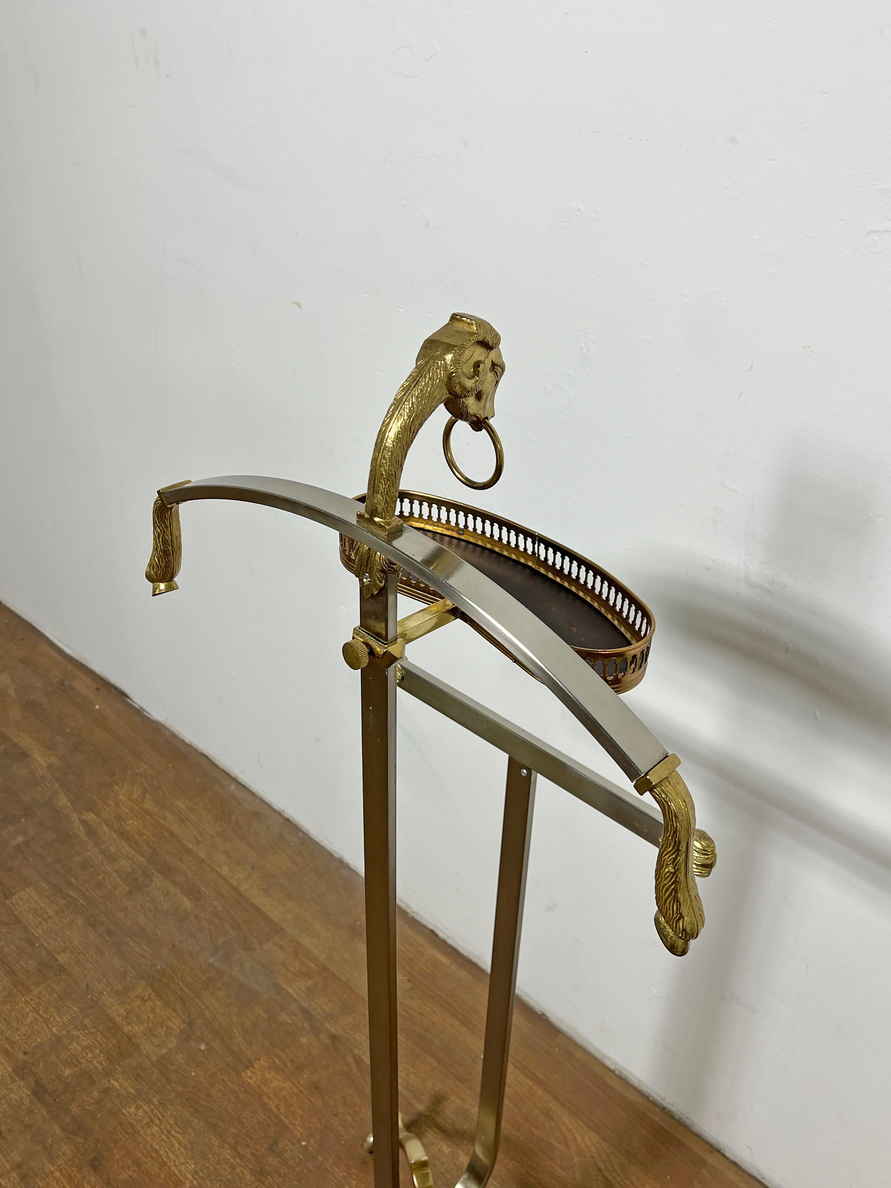 Vide-poches italien en métal mixte avec motif de chevaux et de sabots Circa 1960s en vente 1