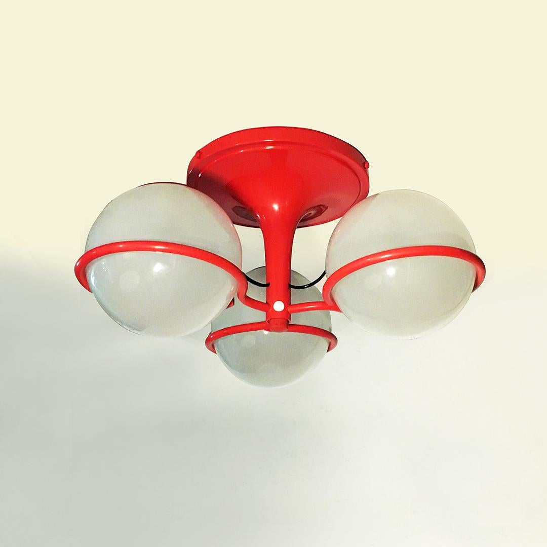 Italian model 2042/3 chandelier by Gino Sarfatti for Arteluce Milan, 1970s
Model 2042/3 chandelier with metal rod structure in the original red paint, with brand inside and spherical lampshades in opaline glass, with matte finish.
Project by Gino