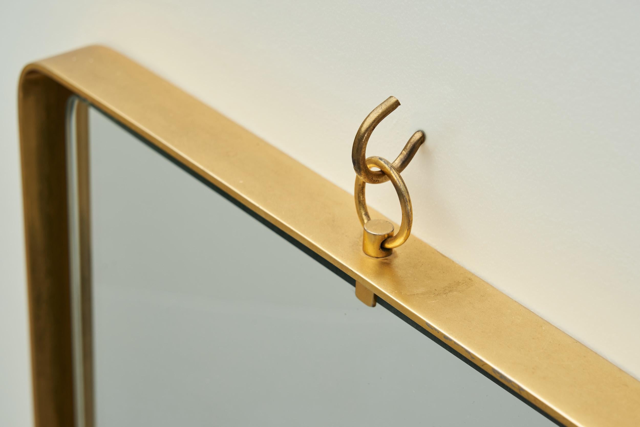 Italienischer Wandspiegel aus Messing, Modell „2060“ für Fontana Arte, Italien 1950er Jahre (Mitte des 20. Jahrhunderts) im Angebot