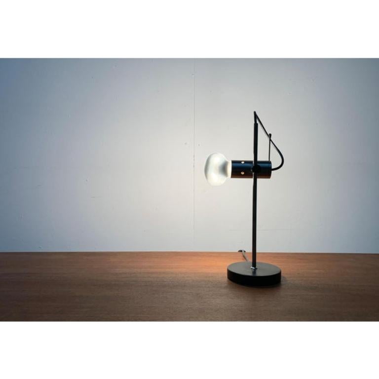 Mid-Century moderno Lampada da tavolo italiana Model 251 di Tito Agnoli per Oluce, anni '50 in vendita
