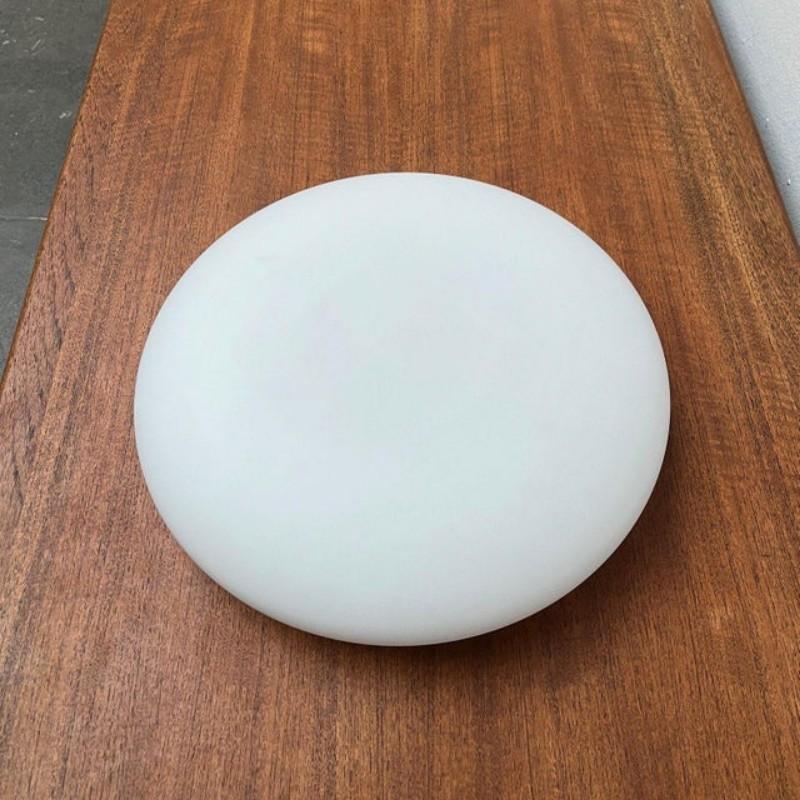 Replacement glass for the large t2 table lamp version from the pao lighting series by matteo thun.

a very rare replacement glass for the pao t2. Unfortunately, pao table lamps are somewhat top-heavy, which often results in breakage. Pao lamps and