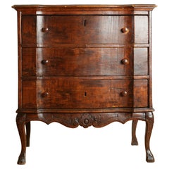 Italiano, Modena, Commodo a 3 cassetti in legno abete dipinto del periodo rococò, metà del XVIII sec.