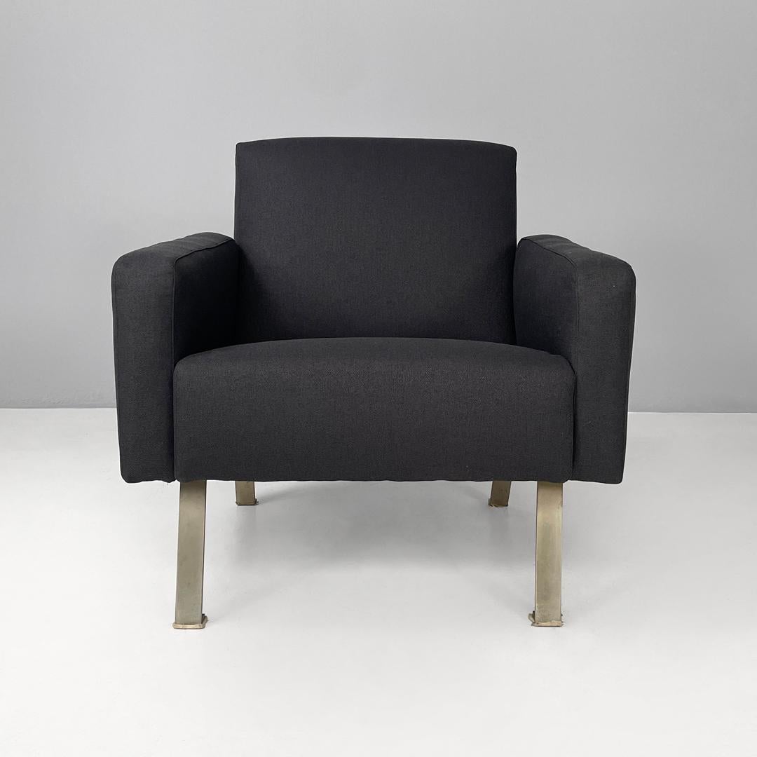 Moderne Fauteuils modérés italiens quadrillés en tissu noir avec pieds en métal, années 1970. en vente