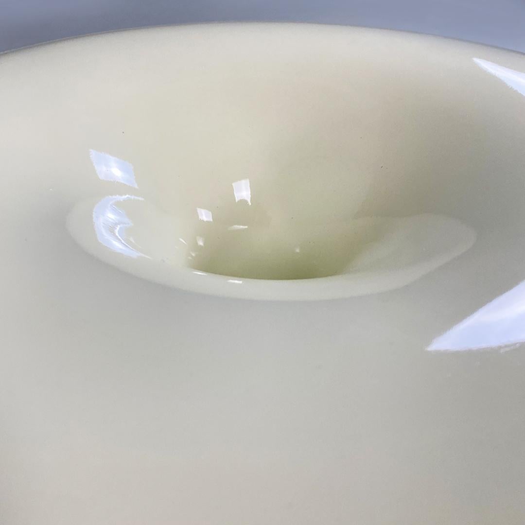 Italian Moder White Plastic Nesso Table Lamp by G. Mattioli Fort Artemide, 1967 3