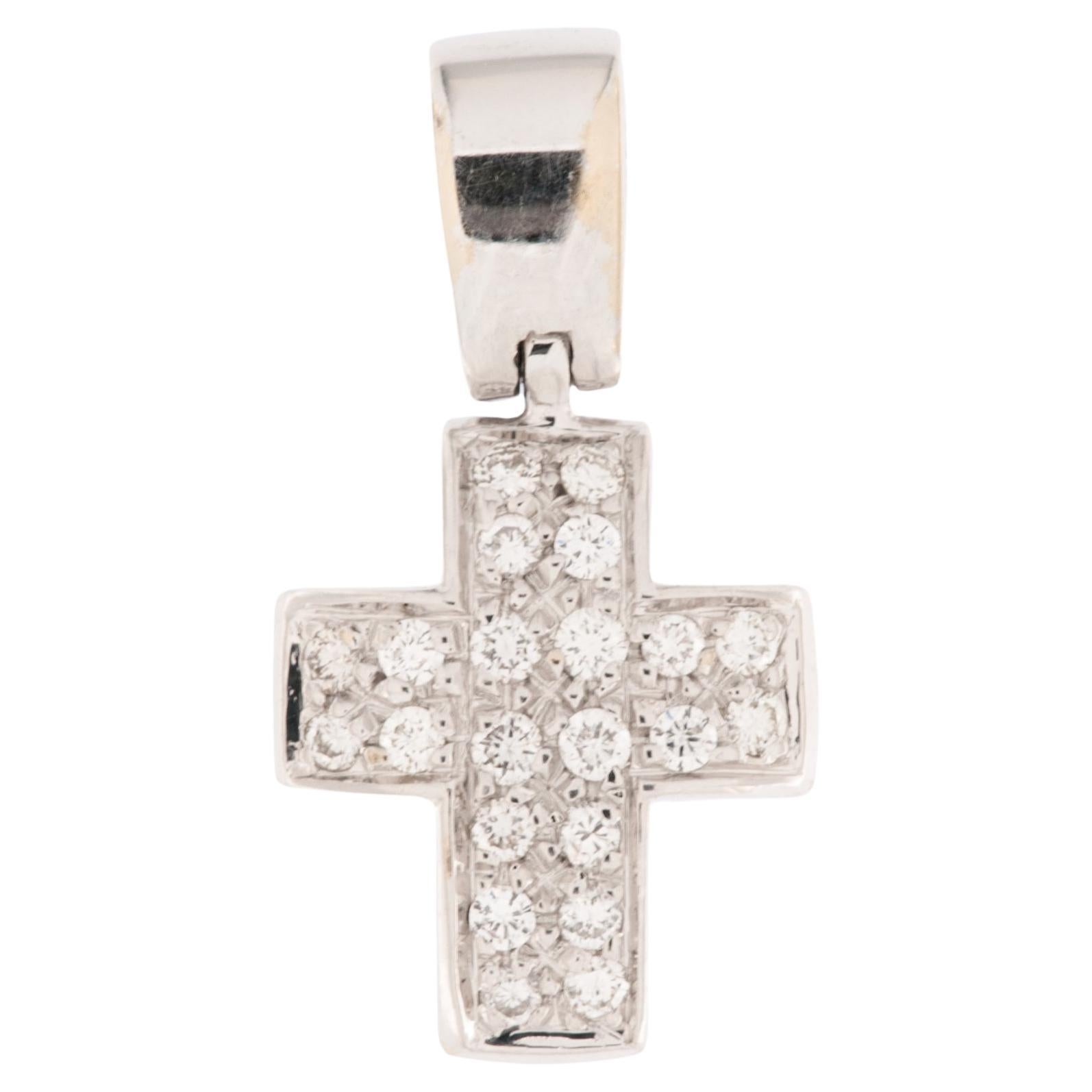 Croix moderne italienne en or blanc 18 carats avec diamants  en vente