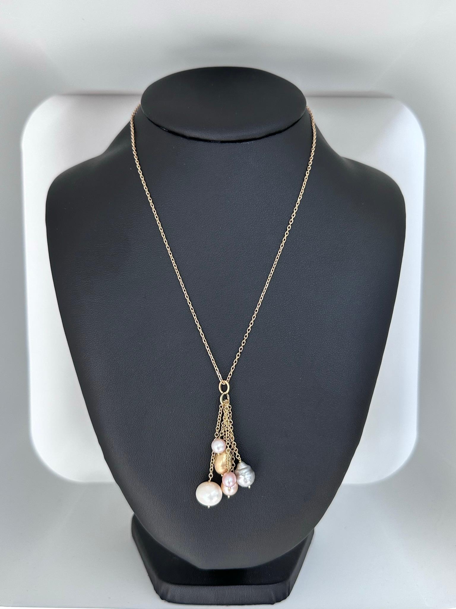 Italian Modern 18kt Yellow Gold Necklace with Pearls In Good Condition For Sale In Esch-Sur-Alzette, LU